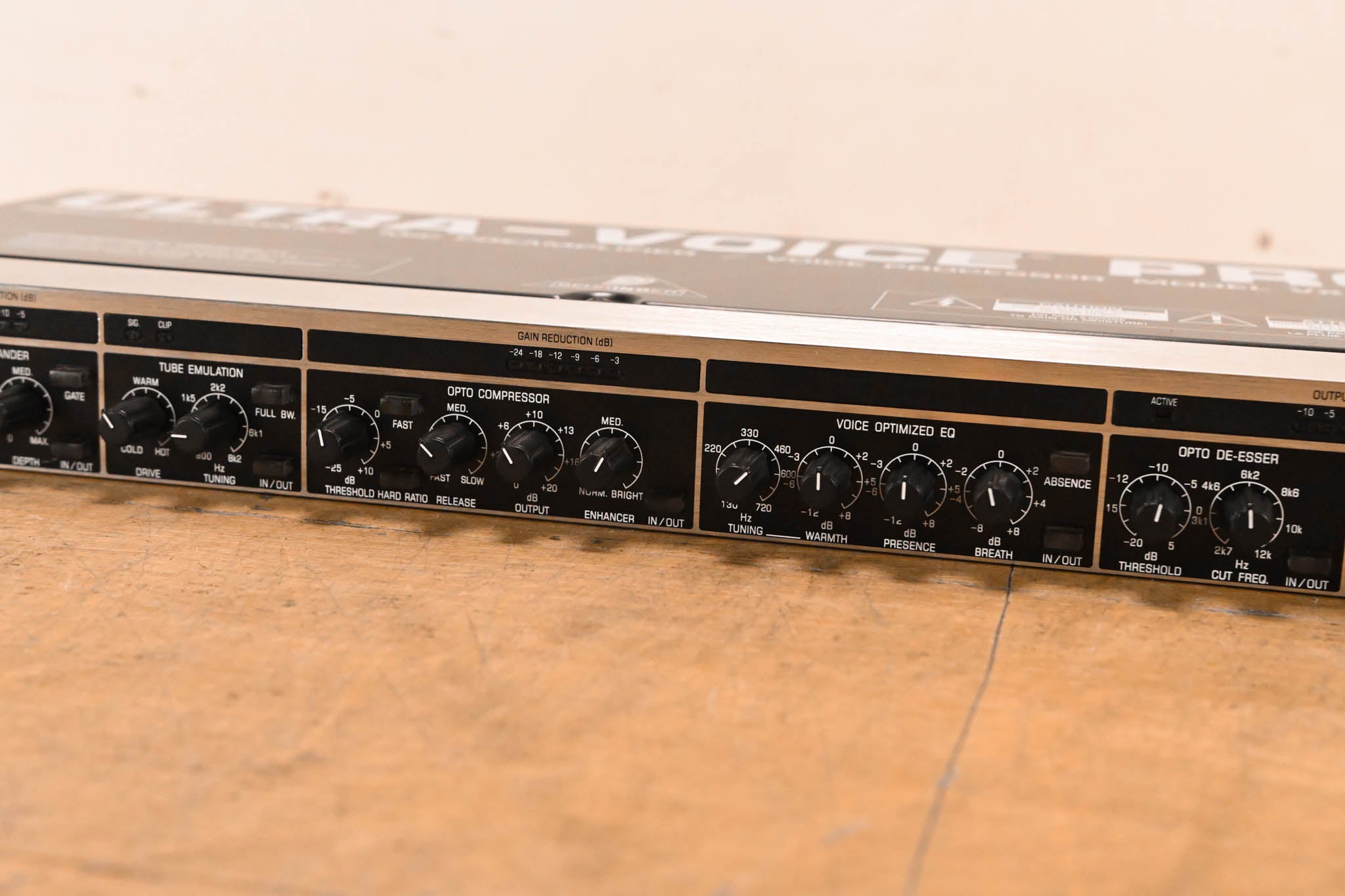 Behringer ULTRA-VOICE PRO VX2000 High-Performance Voice Processor