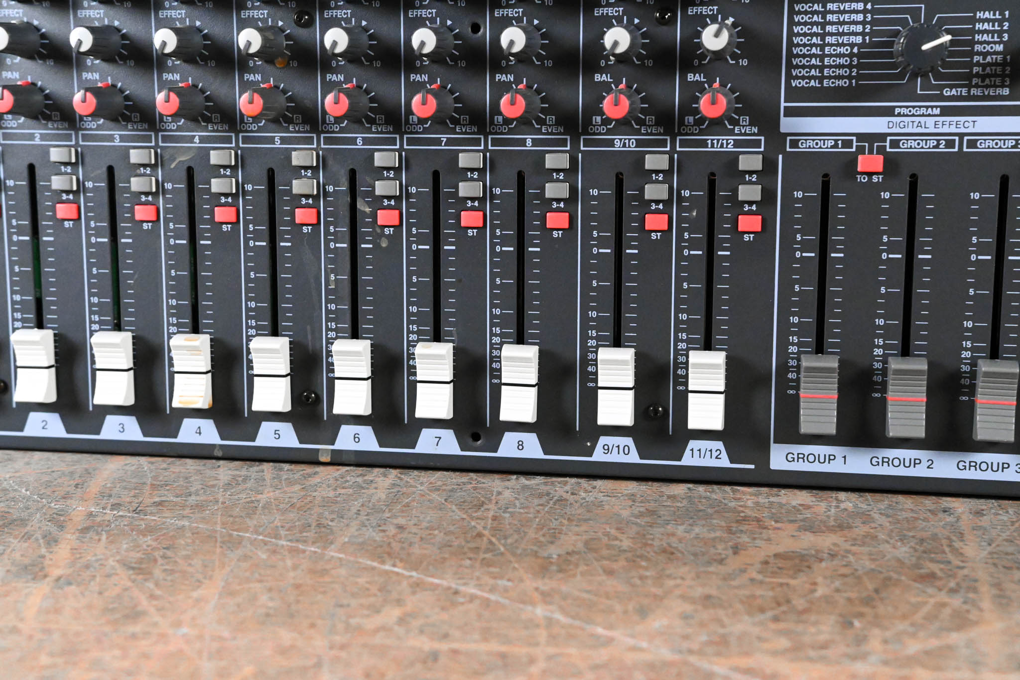 Yamaha MV12/6 12-Channel Rackmount Mixer