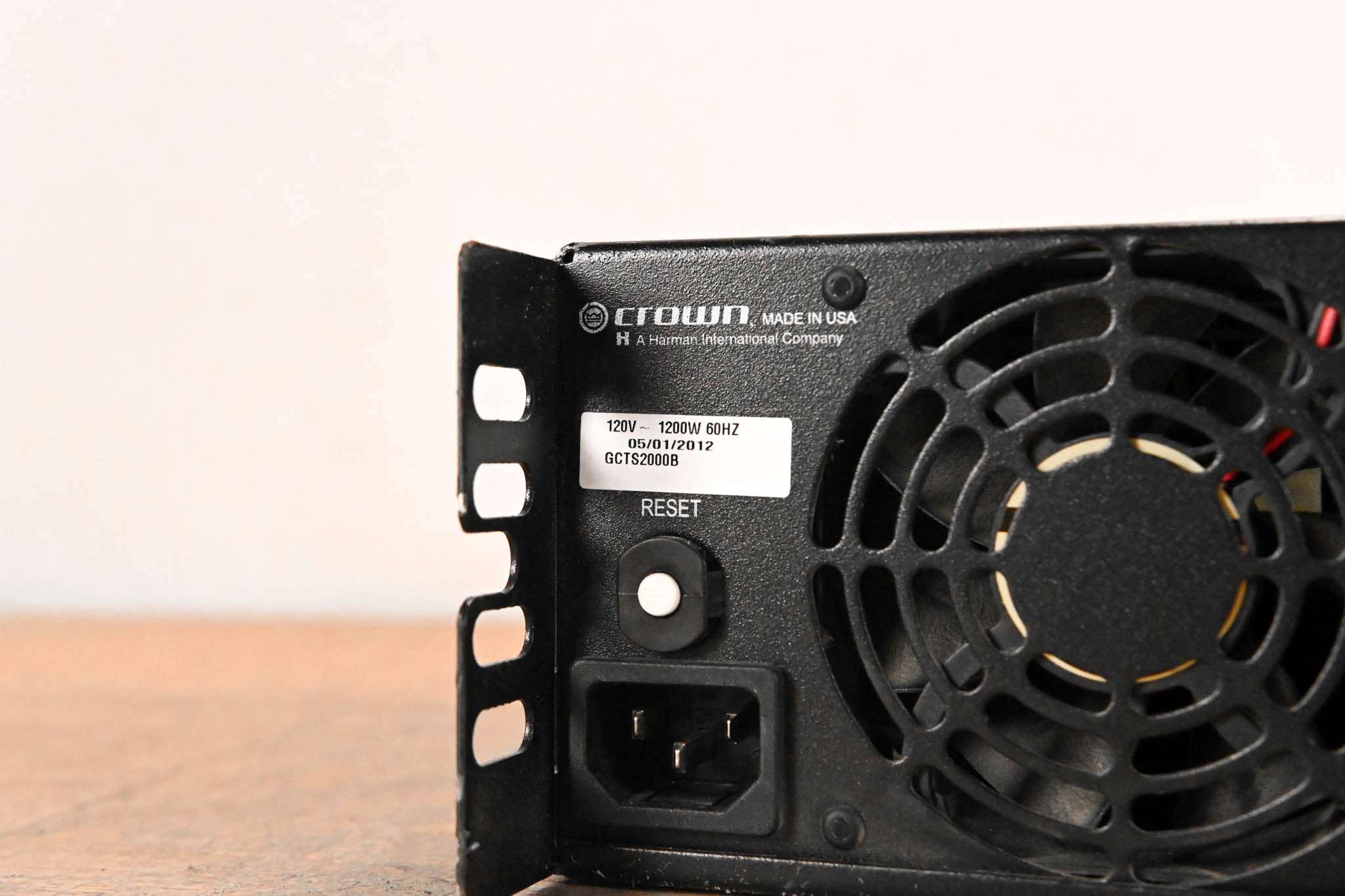 Crown CTs 2000 2-Channel 1000W Power Amplifier