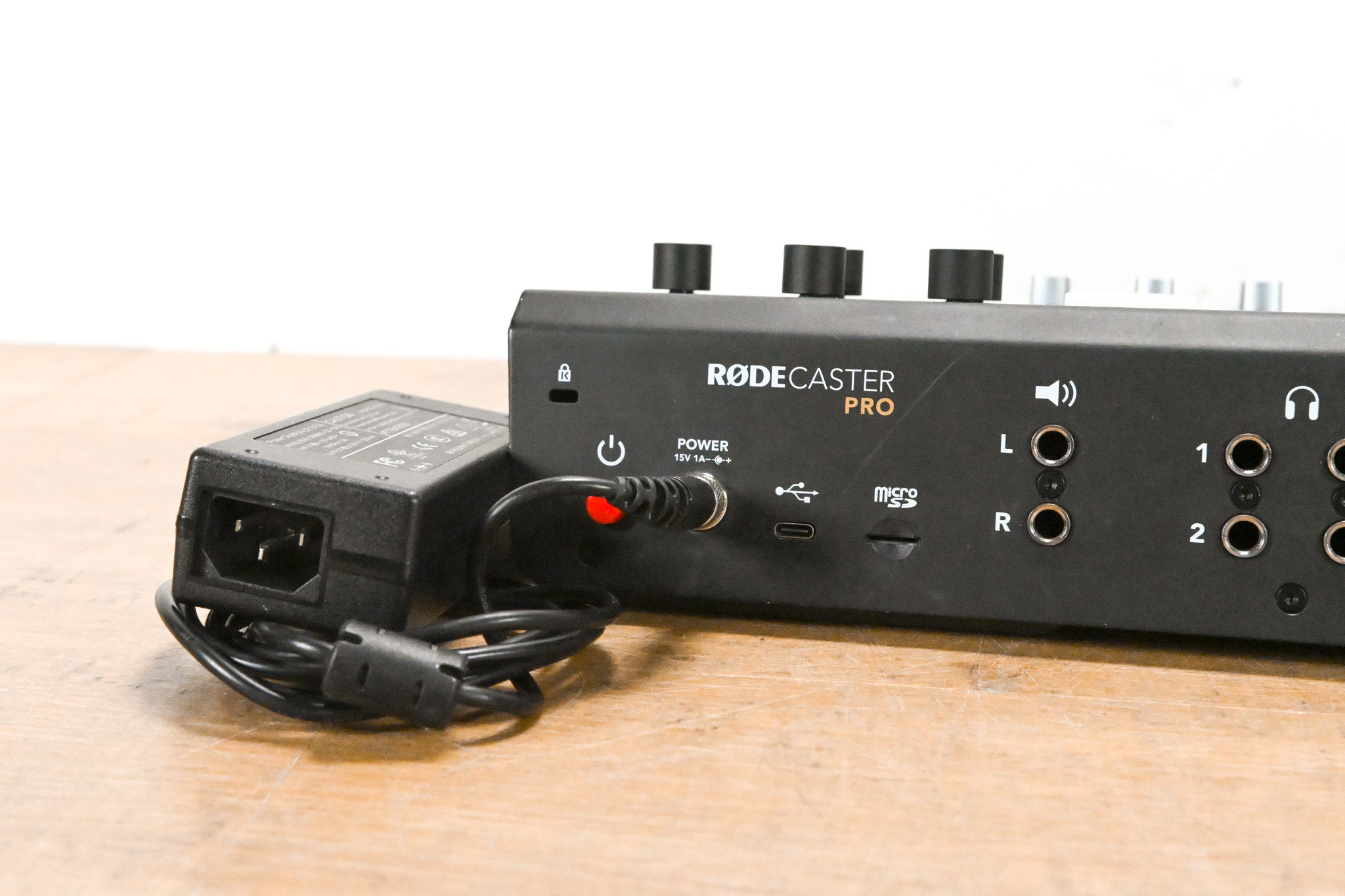 RØDE Rodecaster Pro Integrated Podcast Production Studio