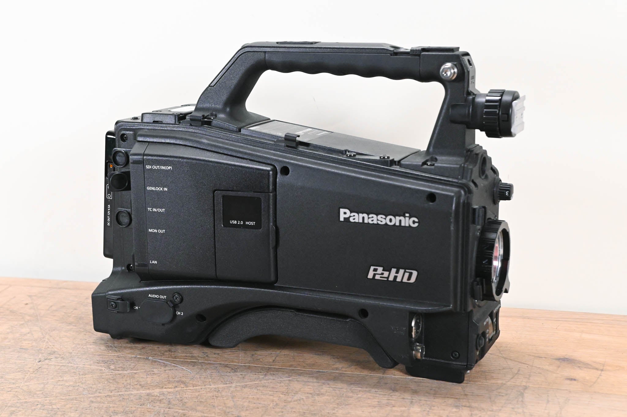 Panasonic AG-HPX600P P2 HD Shoulder-Mount Camcorder