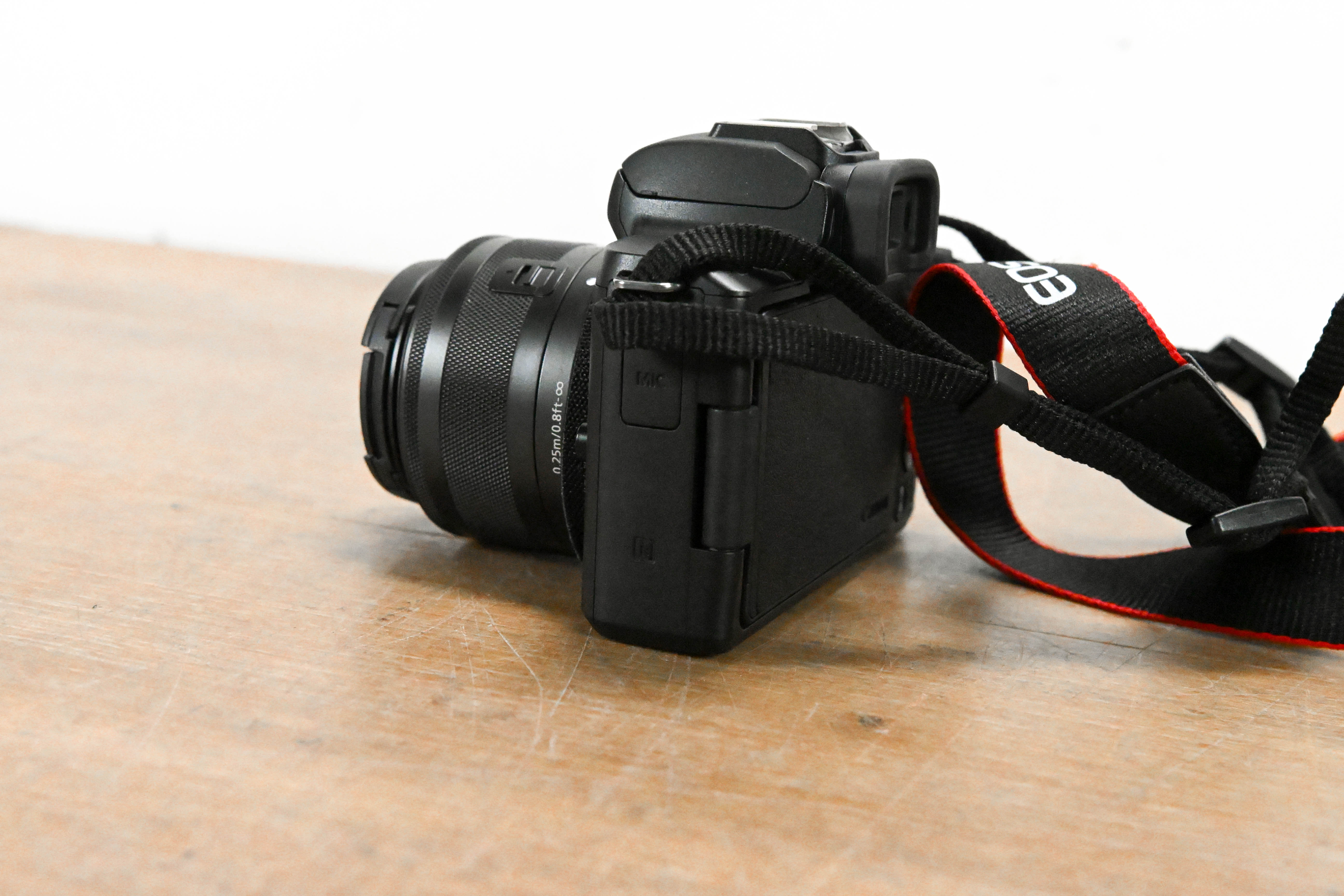 Canon EOS M50 Mirrorless Camera with EF-M 15-45mm f/3.5-6.3 IS STM Lens