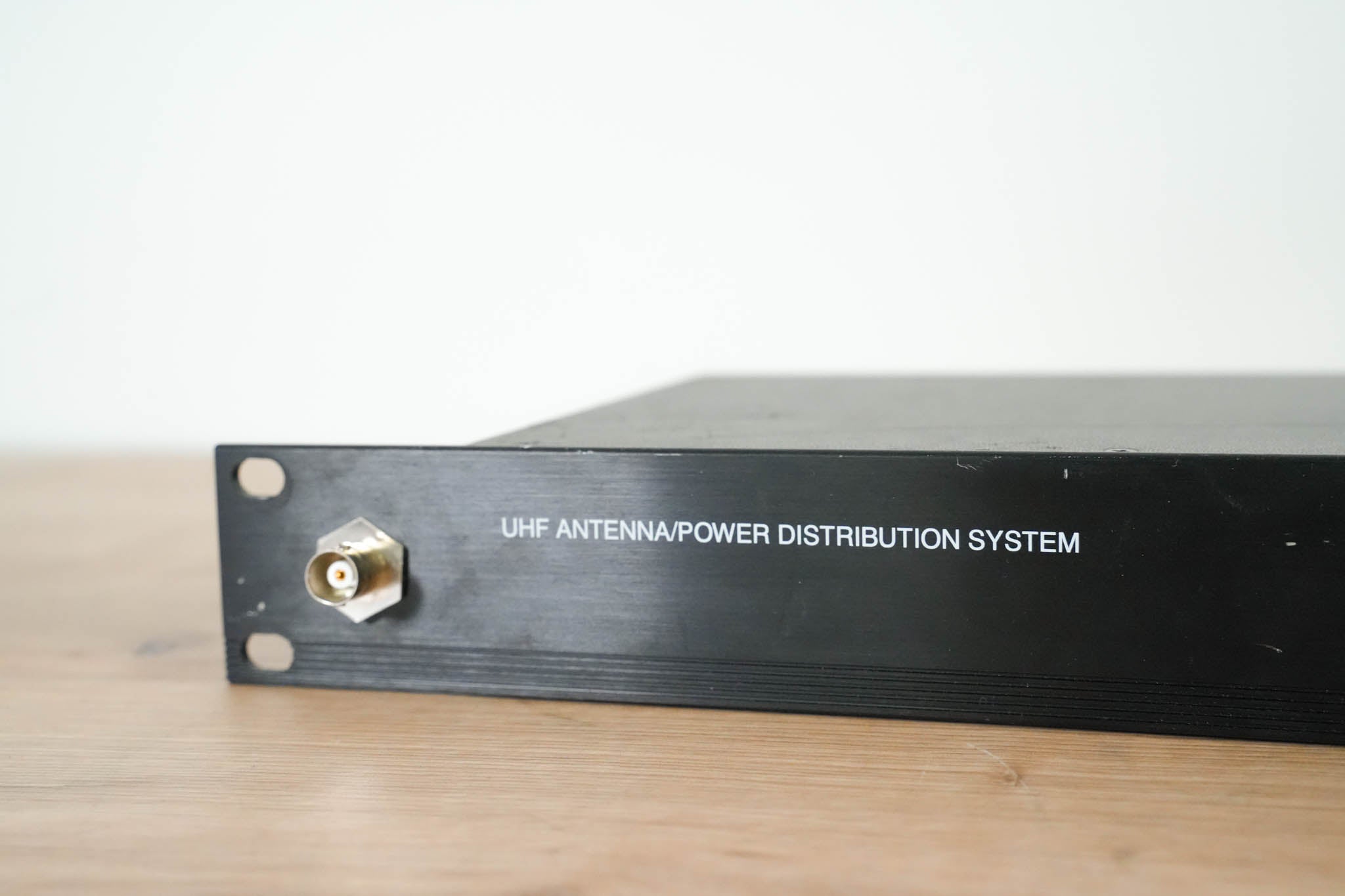 Shure UA844SWB Antenna Distribution System - 470-952 MHz NO POWER SUPPLY