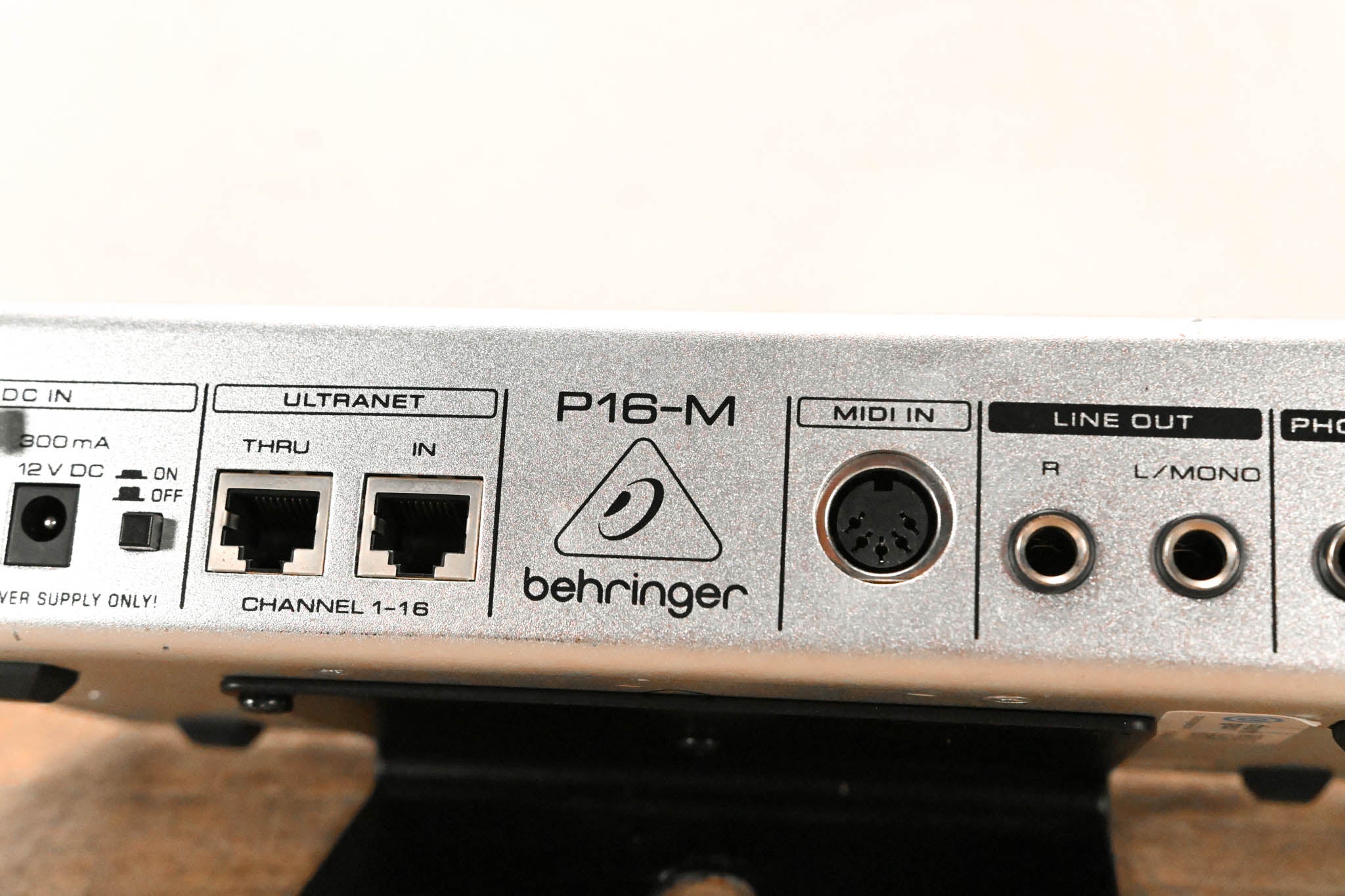 Behringer Powerplay P16-M 16-Channel Digital Personal Mixer