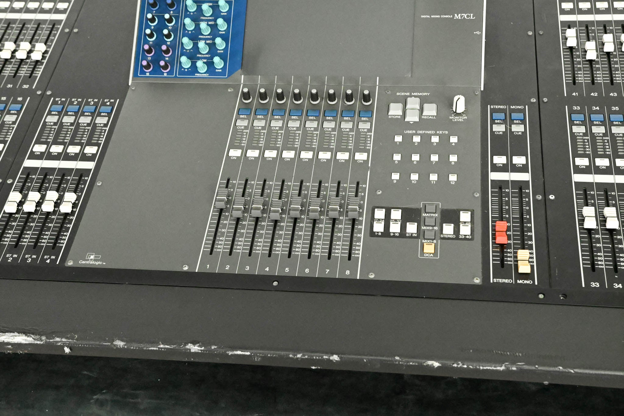 Yamaha M7CL-48 48-Channel Digital Audio Mixing Console