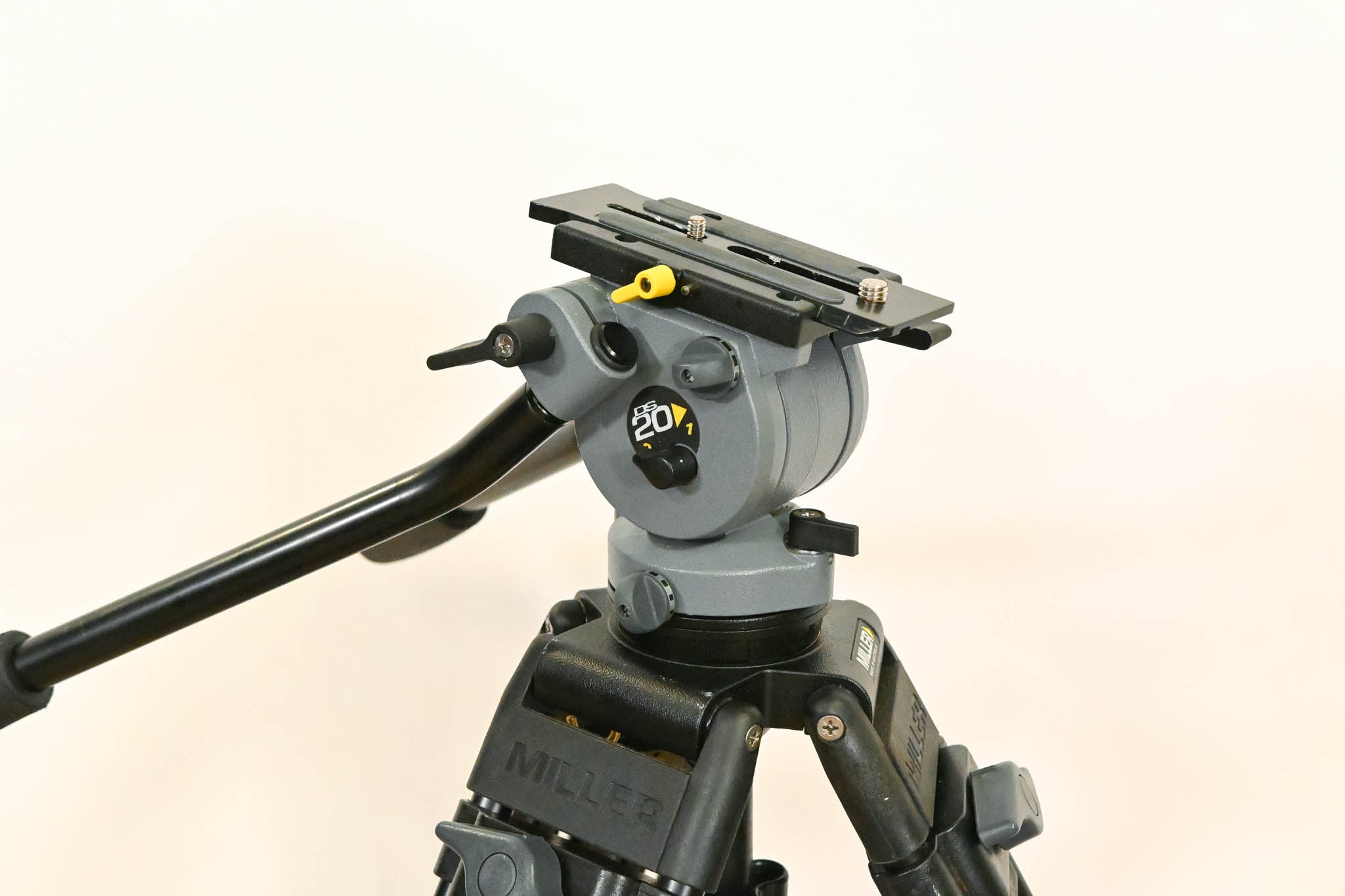 Miller DS-20 Fluid Head with 2-Stage Aluminum Tripod