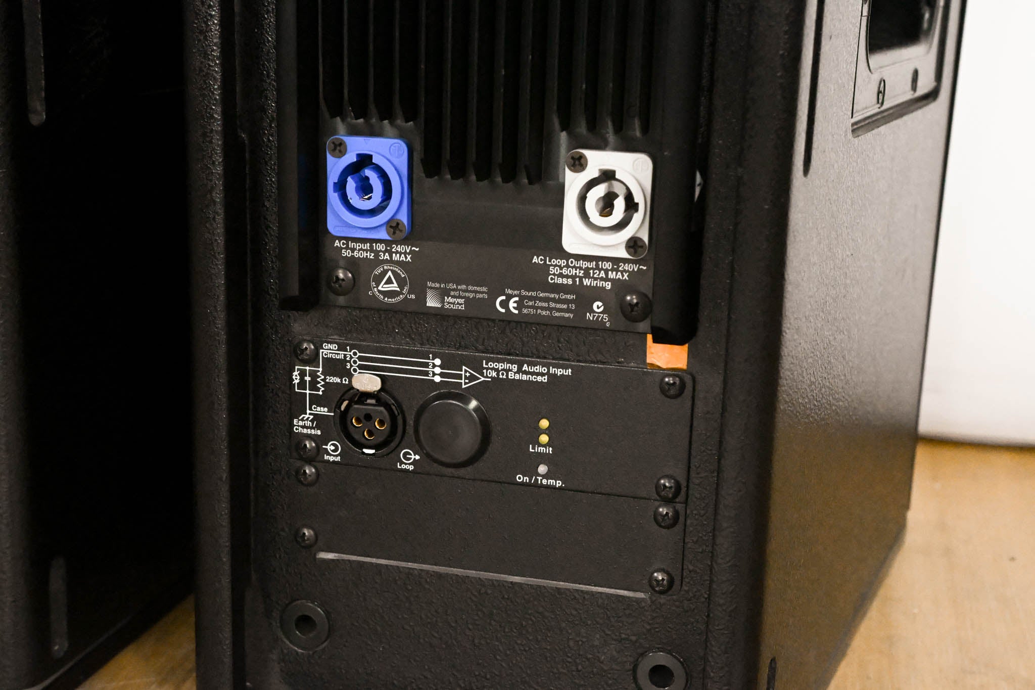 Meyer Sound UPJ-1P Compact VariO Loudspeaker (PAIR)