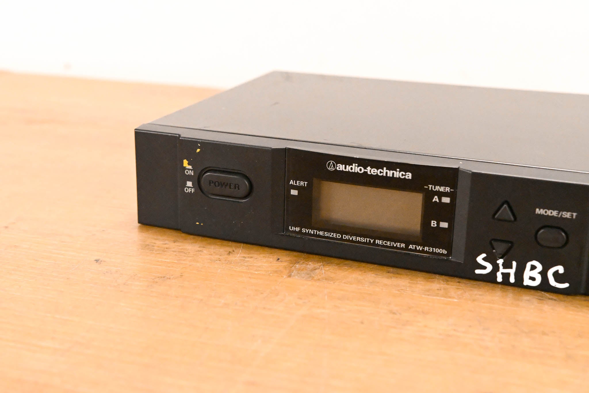 Audio-Technica ATW-R3100bC Receiver w/AEW-T4100 Mic: 541-566MHz (NO PSU)
