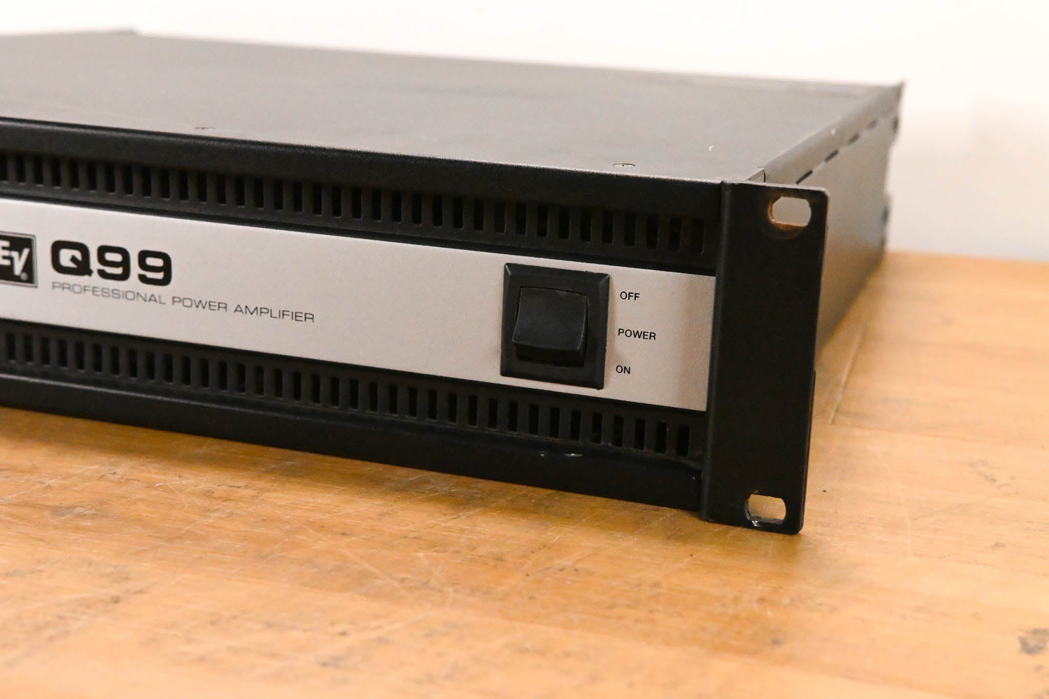 Electro-Voice (EV) Q99 2-Channel Class-H Power Amp 1250W/Ch at 2 Ohms