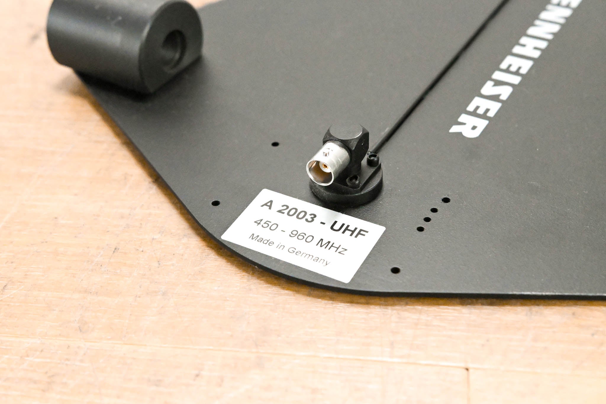 Sennheiser A 2003-UHF Passive Directional Antenna