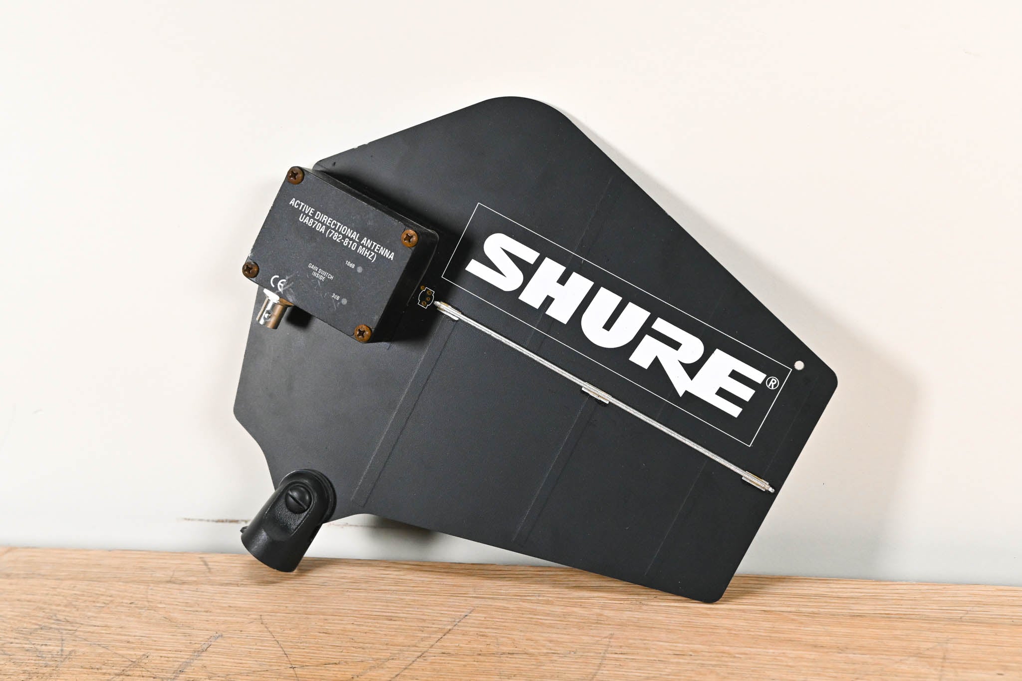 Shure UA870A UHF Active Directional Antenna - 782-810 MHz