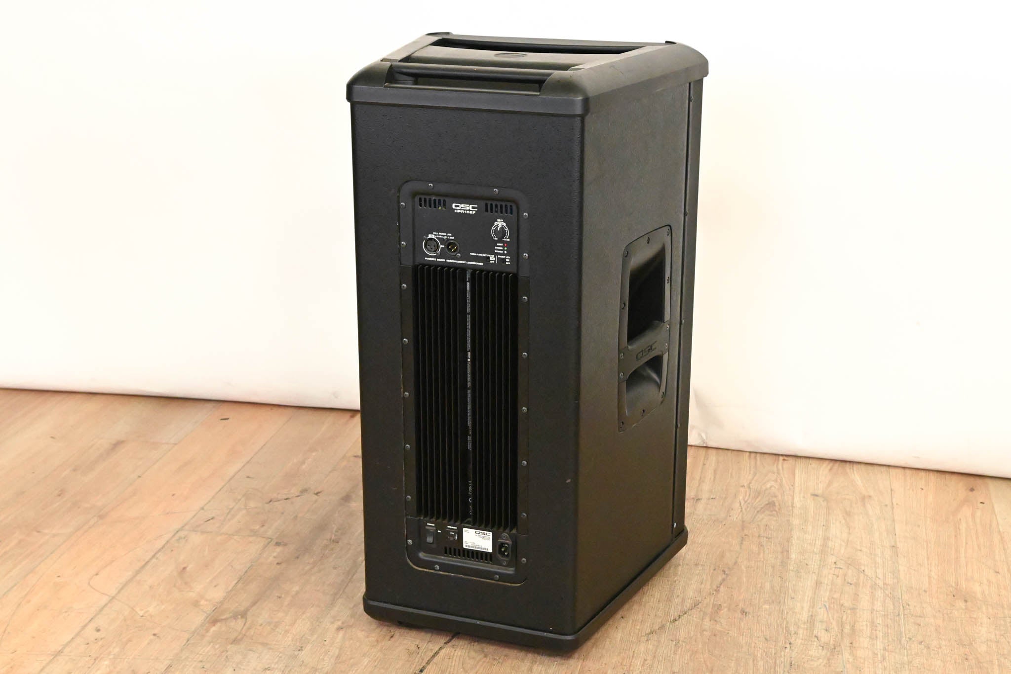 QSC HPR152F 15" 2-Way Powered Speaker
