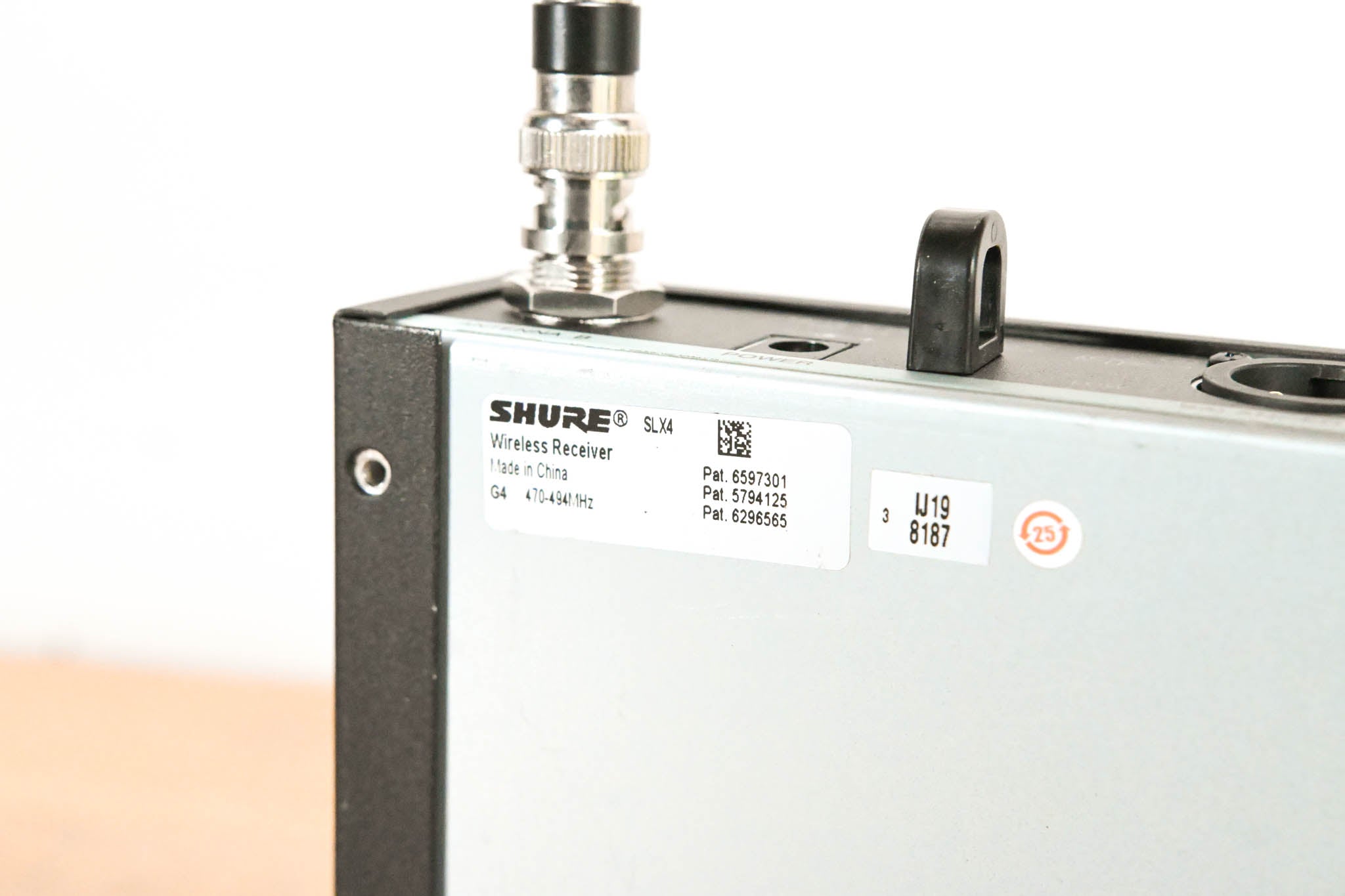 Shure SLX4 Wireless Receiver - G4 Band: 470-494 MHz (NO POWER SUPPLY)