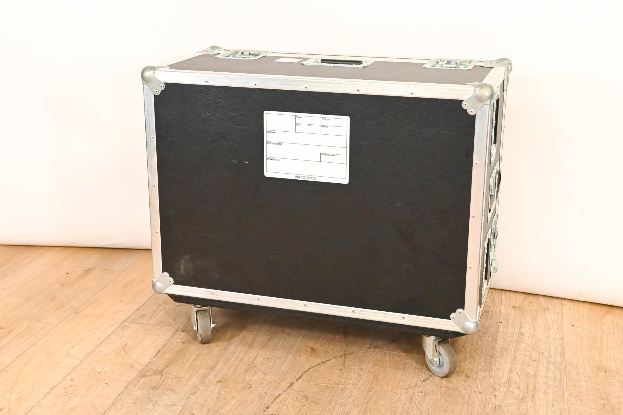 Yamaha QL1 16-Input / 8-Output Digital Mixing Console w/ Road Case