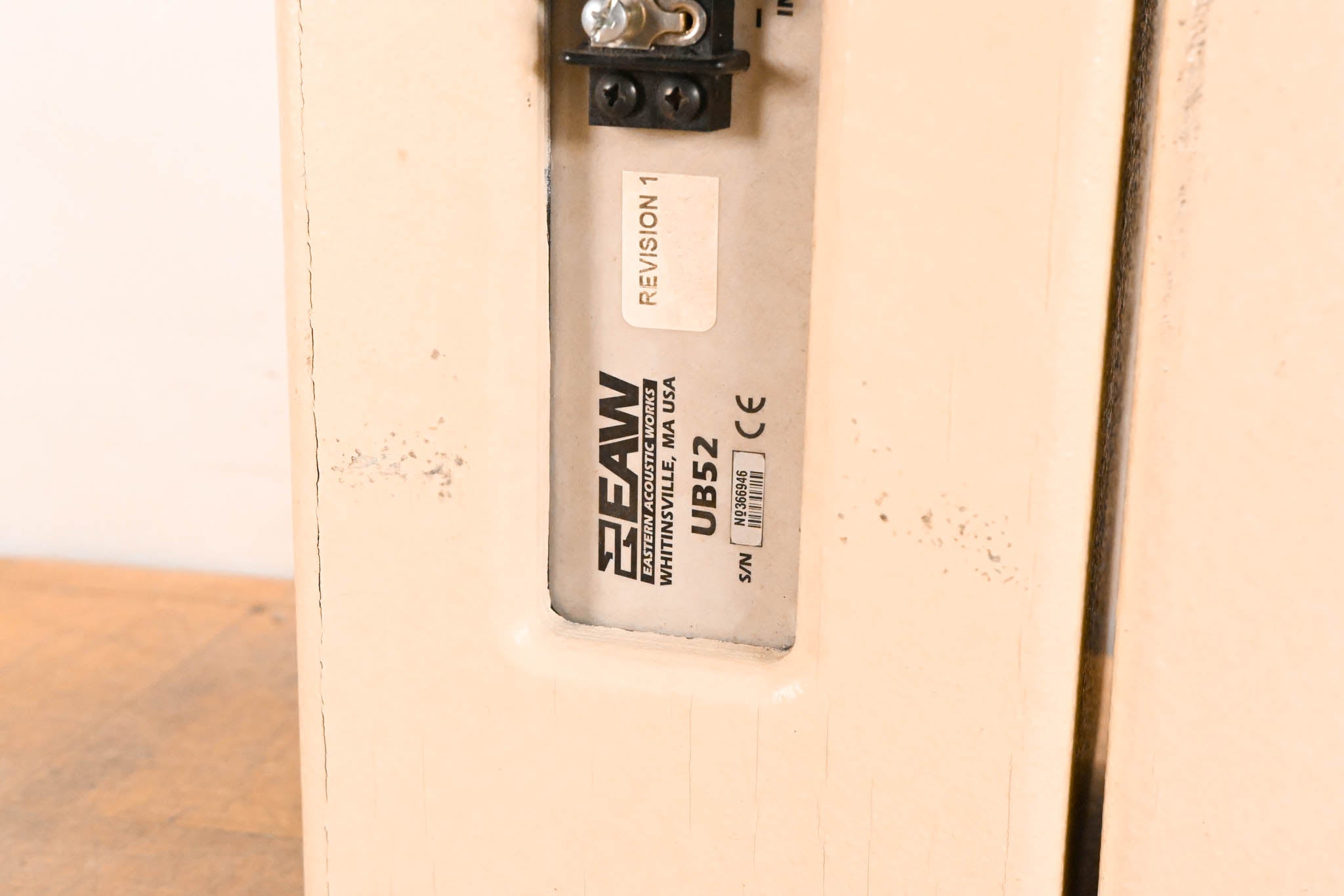 EAW UB52 Two-Way Full-Range Loudspeaker - White (PAIR)