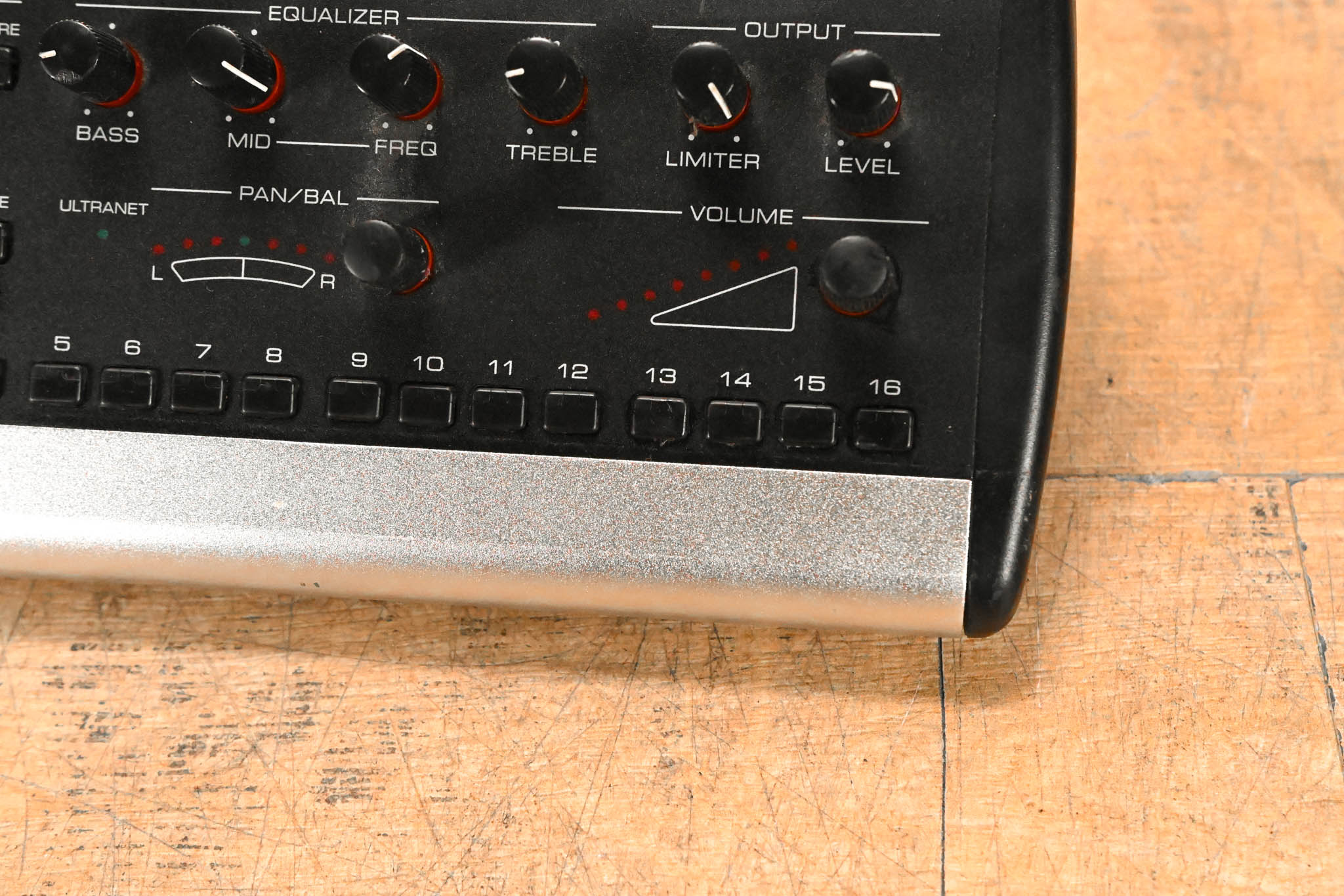 Behringer Powerplay P16-M 16-Channel Digital Personal Mixer