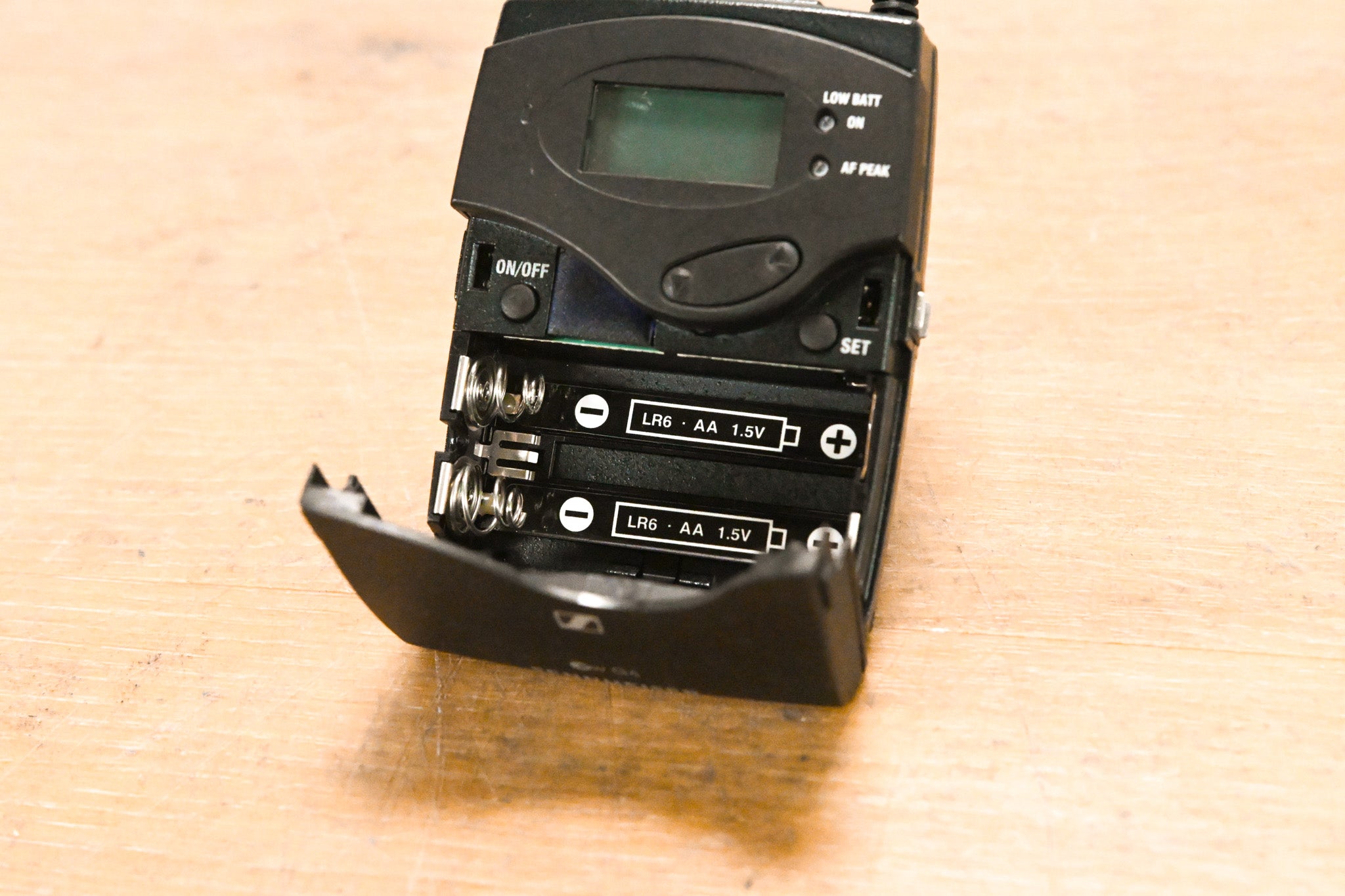 Sennheiser SK 100 G4 Wireless Bodypack Transmitter A Range: 516-558 MHz