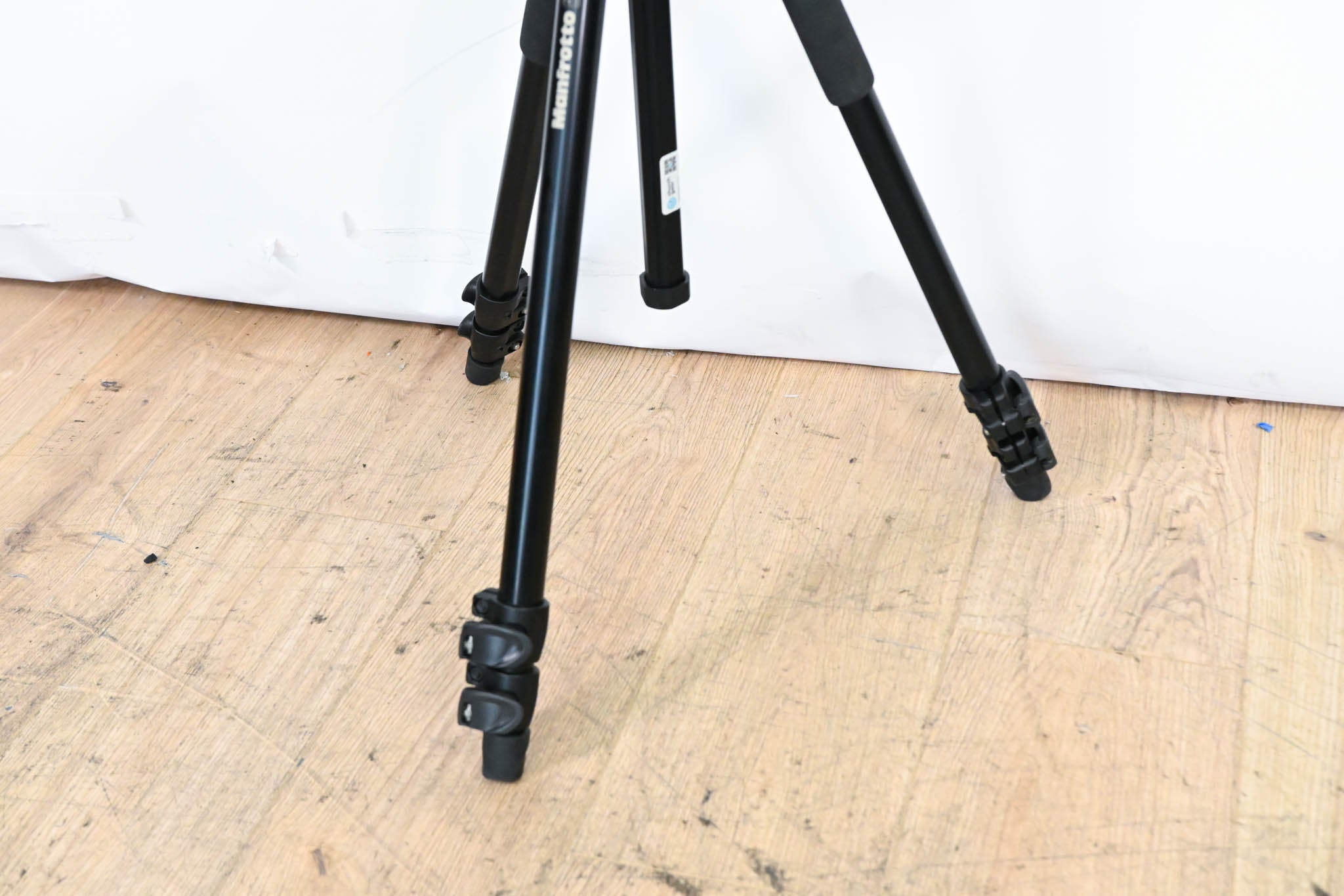 Manfrotto 804RC2 Pan Tilt Head with 290 3-Stage Aluminum Tripod