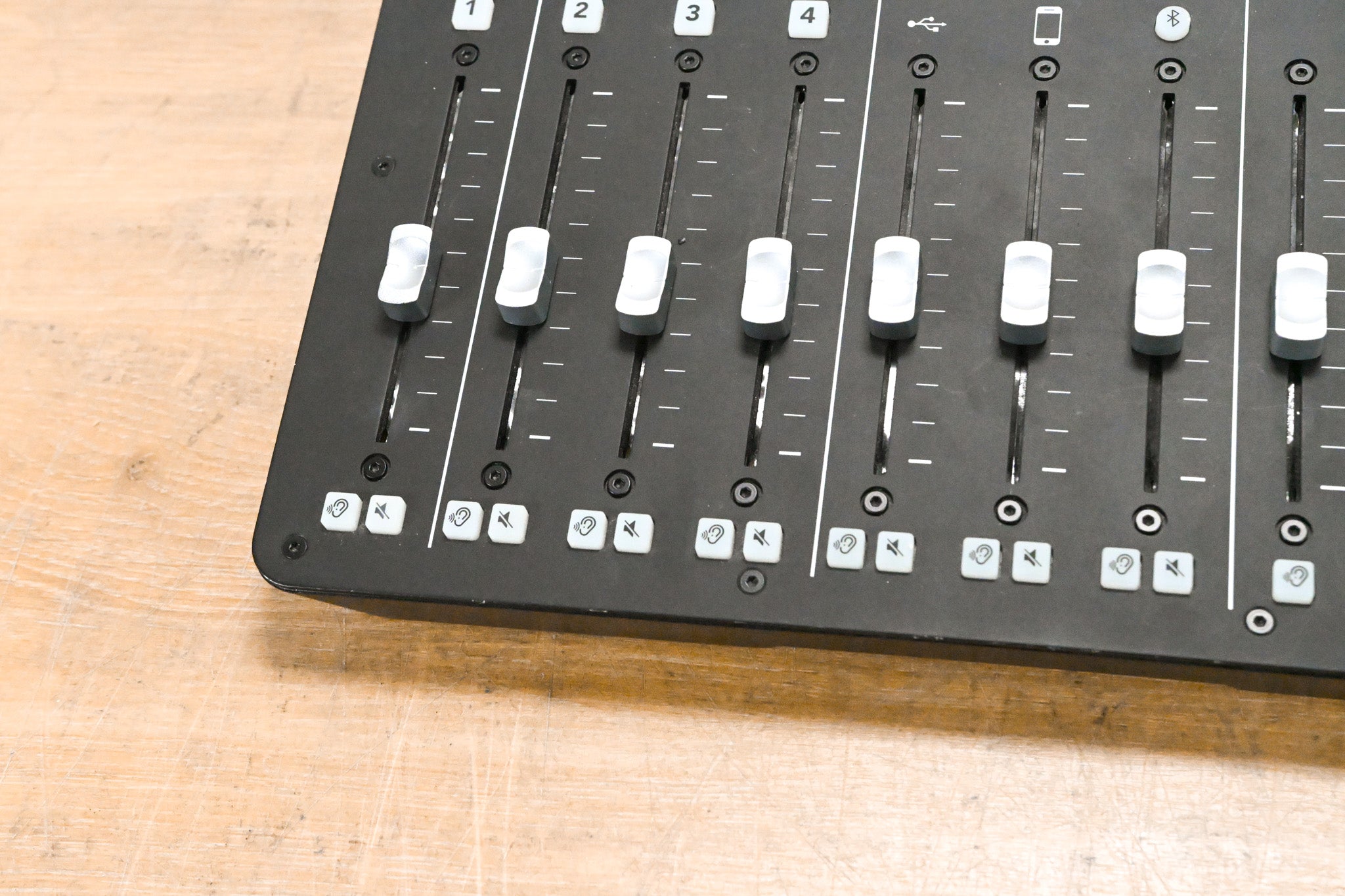 RØDE Rodecaster Pro Integrated Podcast Production Studio