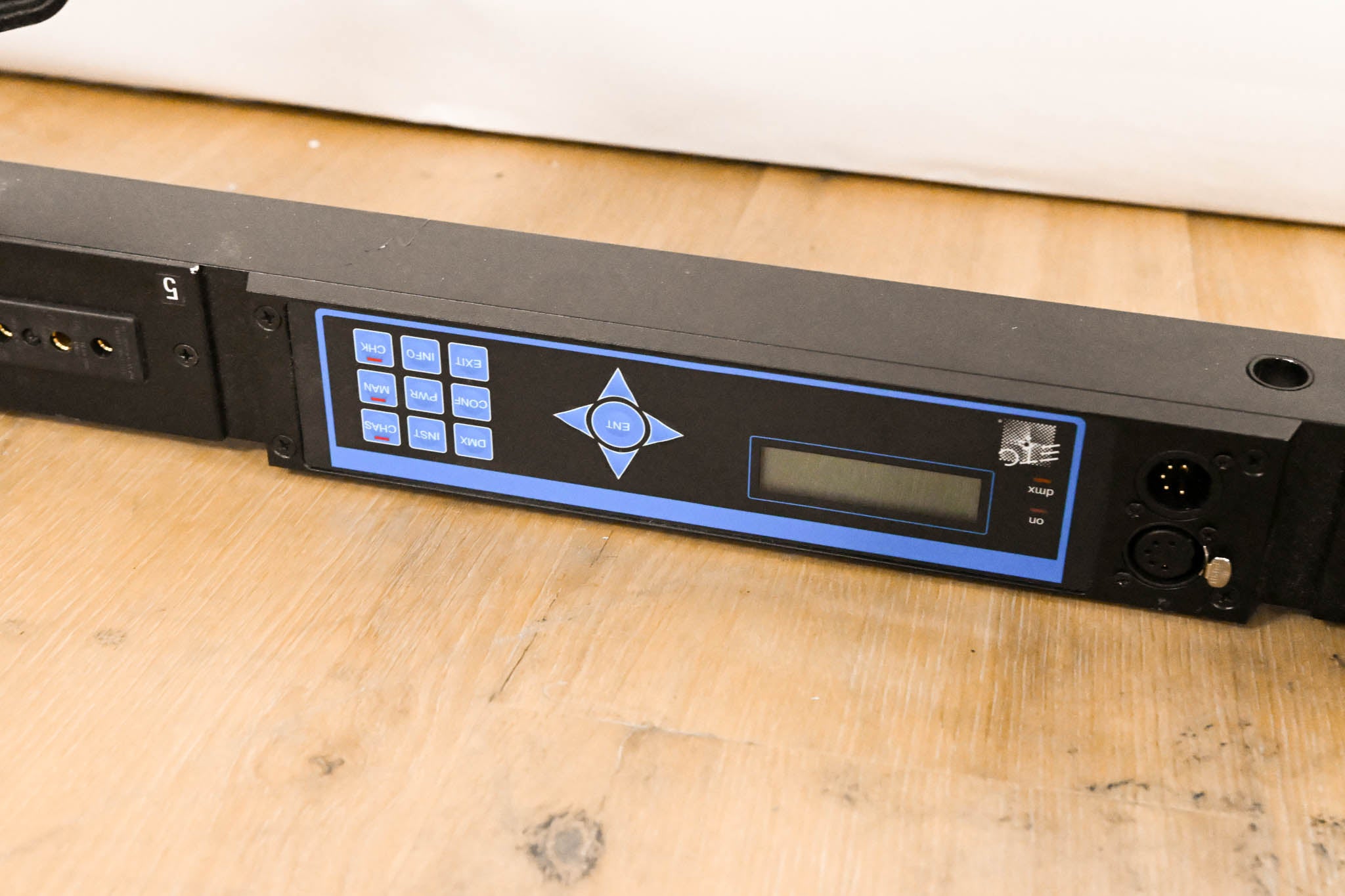 ETC SB6-10M 6 x 10A (1200W) SmartBar with Stage Pin Connectors