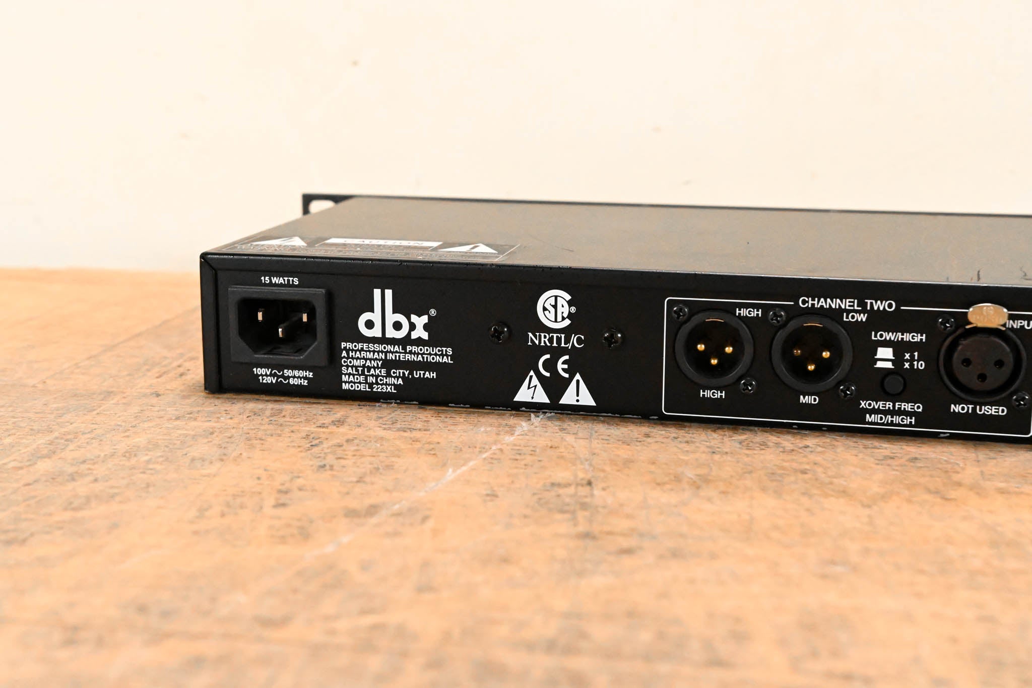dbx 223XL Stereo 2-Way / Mono 3-Way Crossover