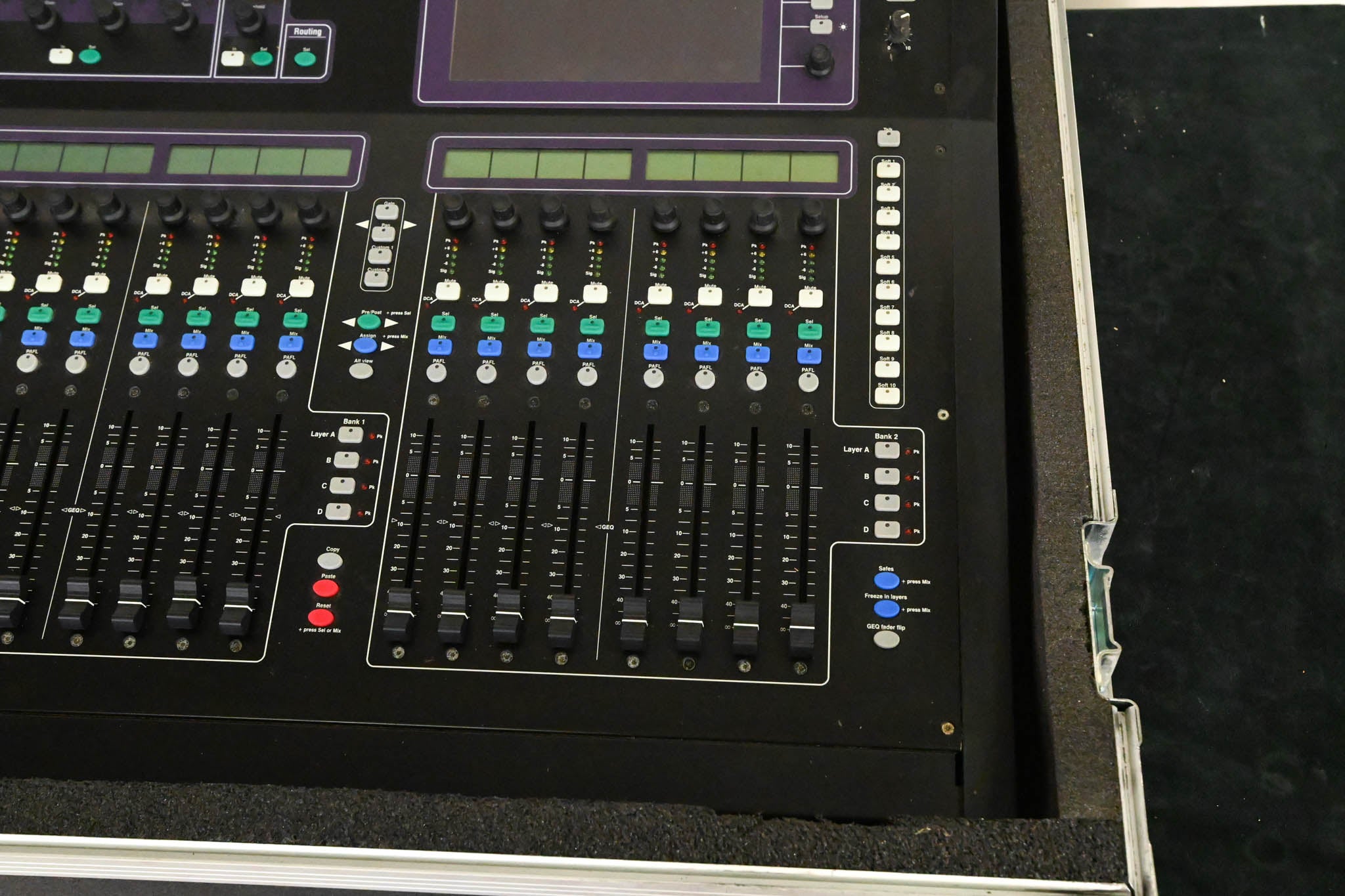 Allen & Heath GLD-80 Digital Audio Mixing Surface with Road Case