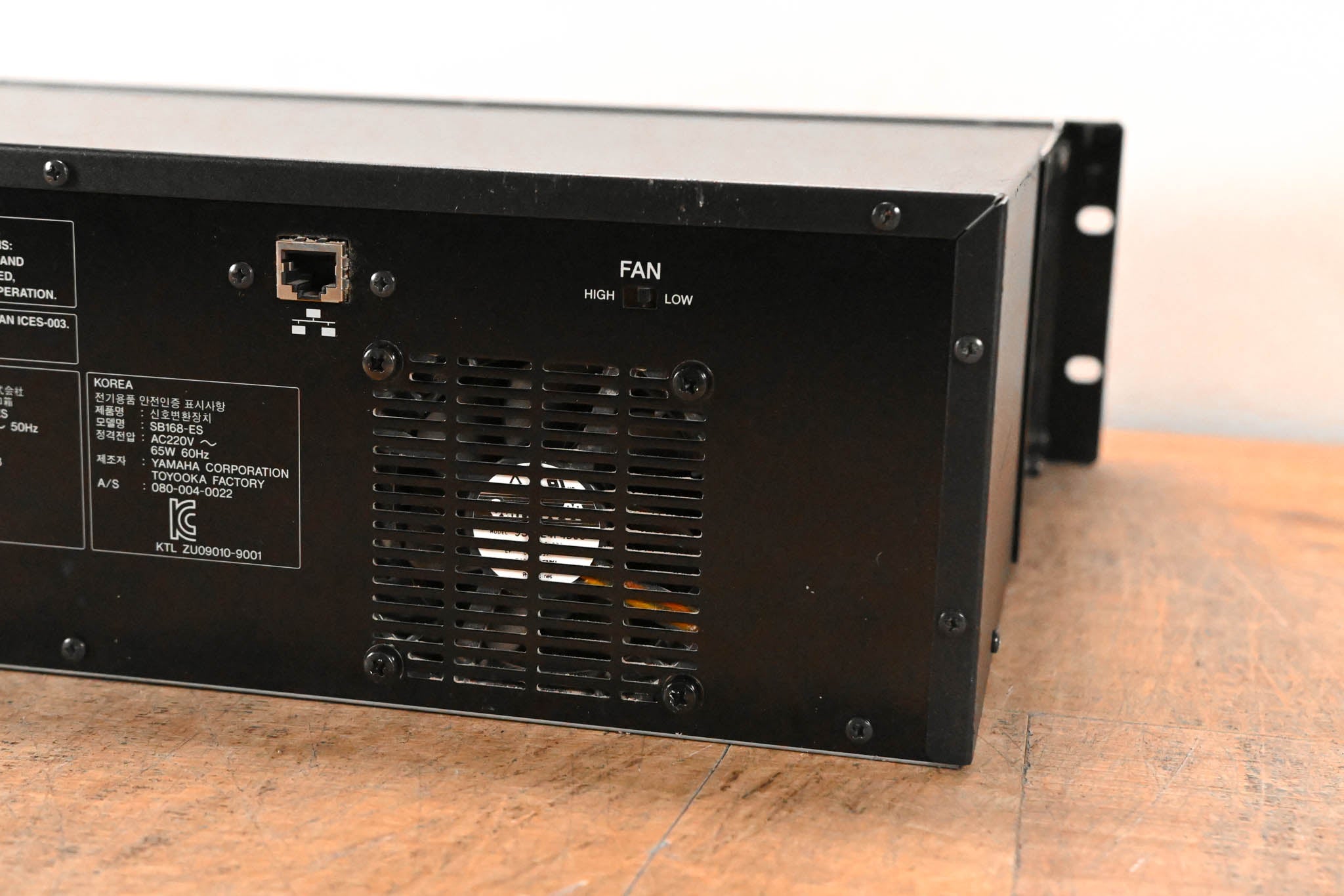 Yamaha SB168-ES 16-Channel EtherSound Stage Box