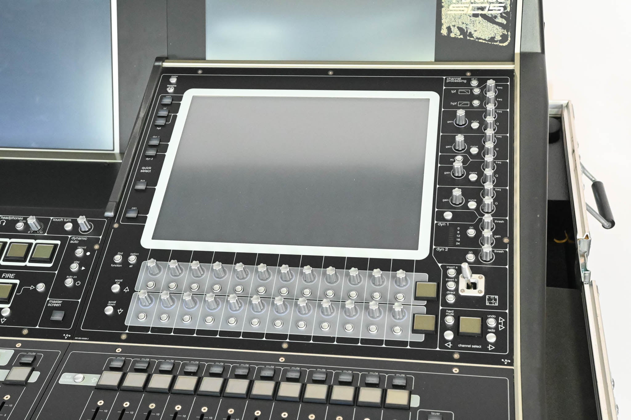 DiGiCo SD5 Digital Mixing Console w/ Waves Card, ST Optical & Road Case