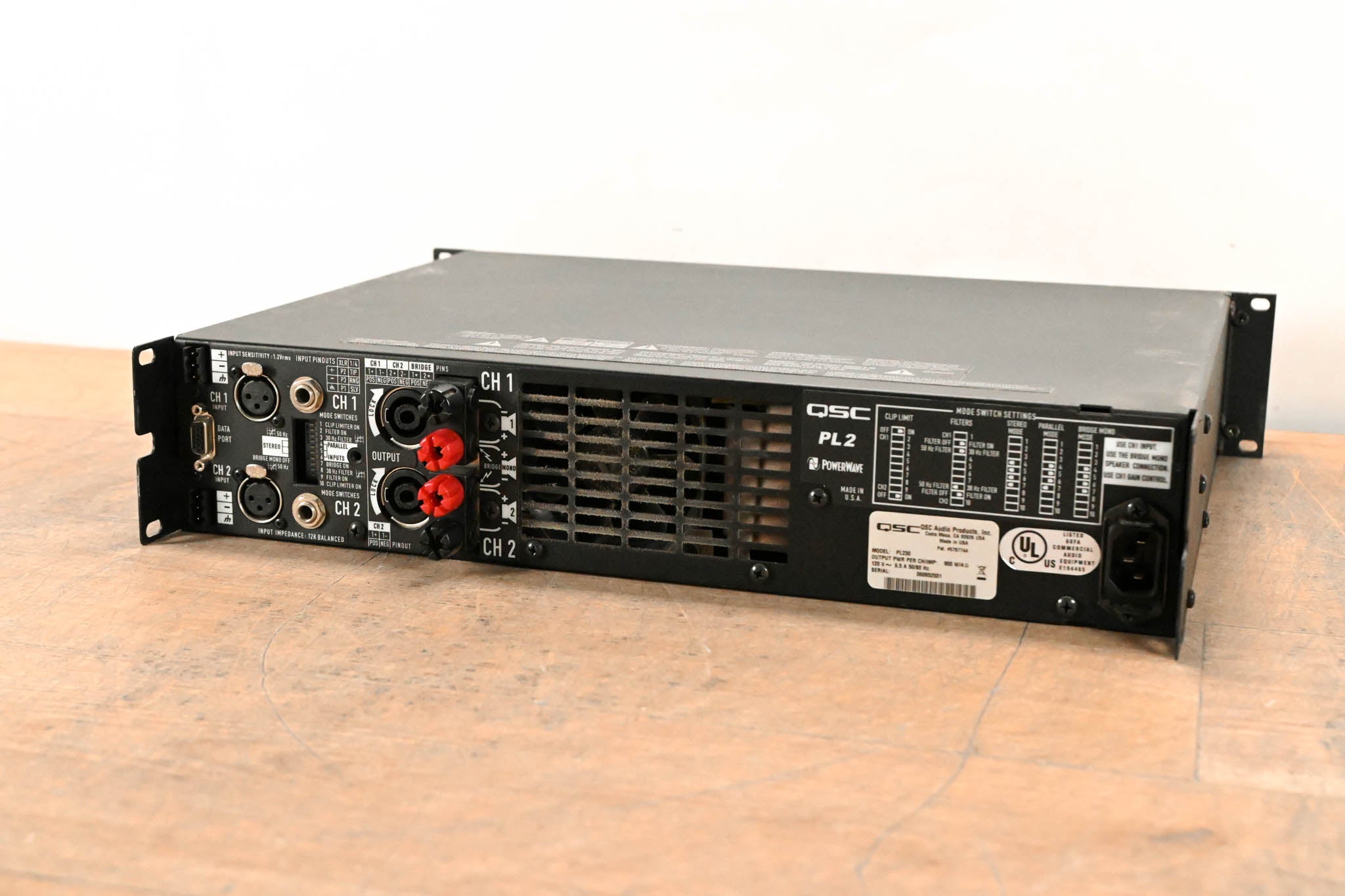 QSC PL230 PowerLight 2 Series 2-Channel 1500W Power Amplifier