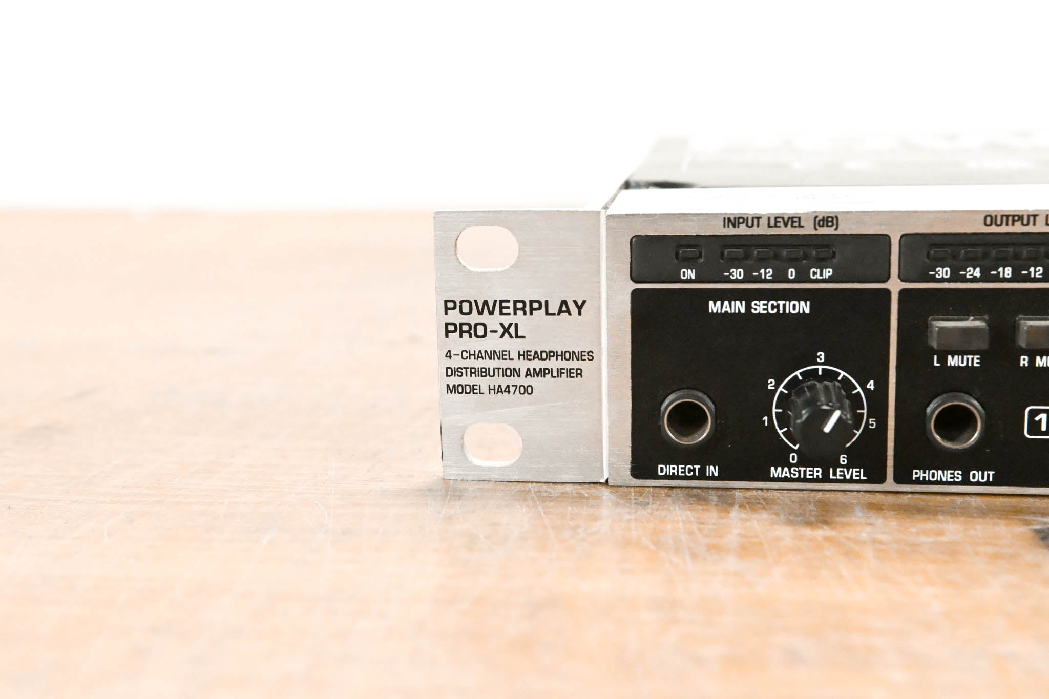 Behringer Powerplay Pro-XL HA4700 4-Channel Headphone Amplifier