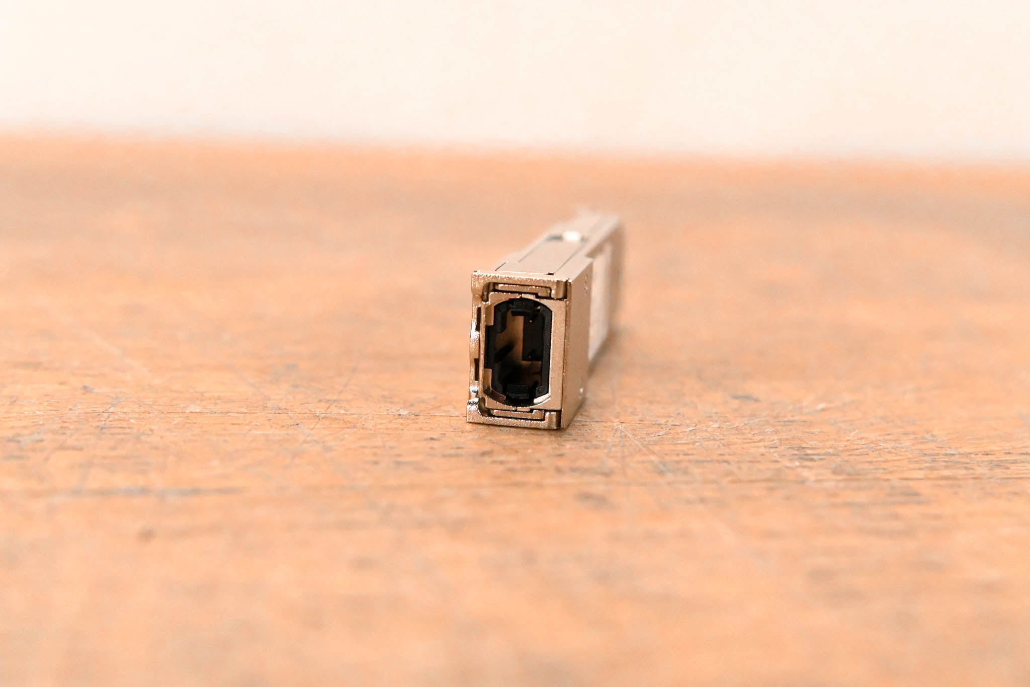 Unique Digital 407-BBOZ-UDI 40G SR4 QSFP+ Transceiver (850 nm, DOM, MPO)