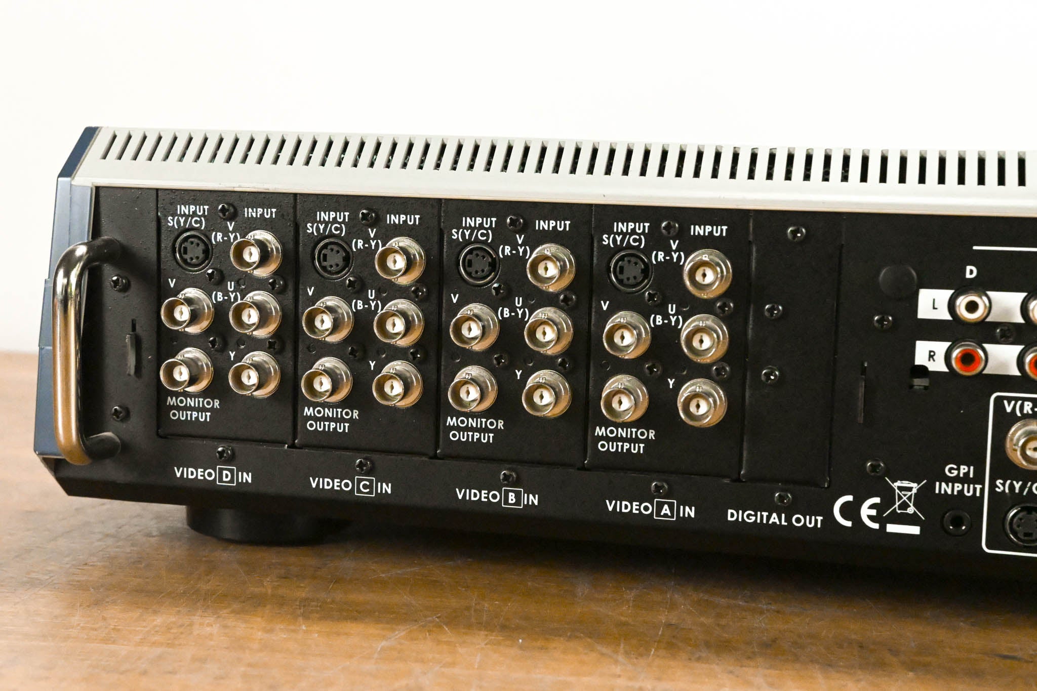 Datavideo SE-800 4-Channel Digital Video Switcher (NO POWER SUPPLY)
