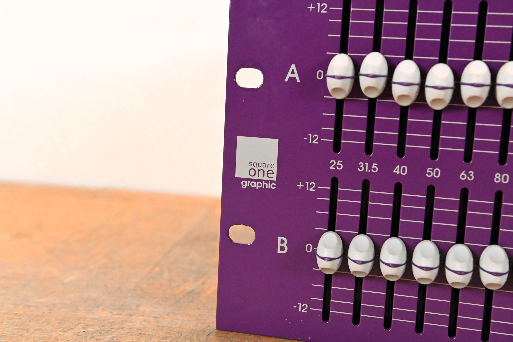 Klark Teknik SQ1G Square ONE Graphic 2-Channel 30-Band Graphic Equalizer