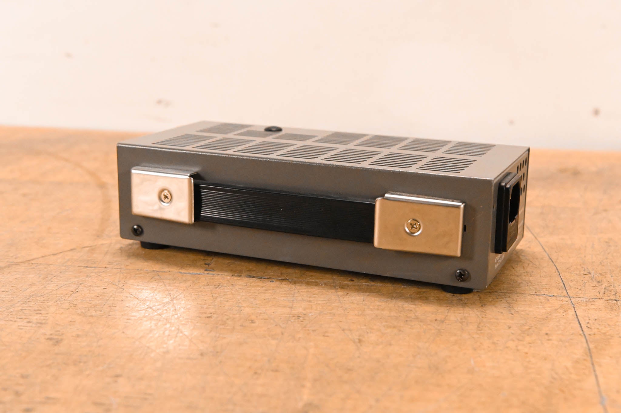 IDX System Technology IA-60a Single-Channel DC Power Supply