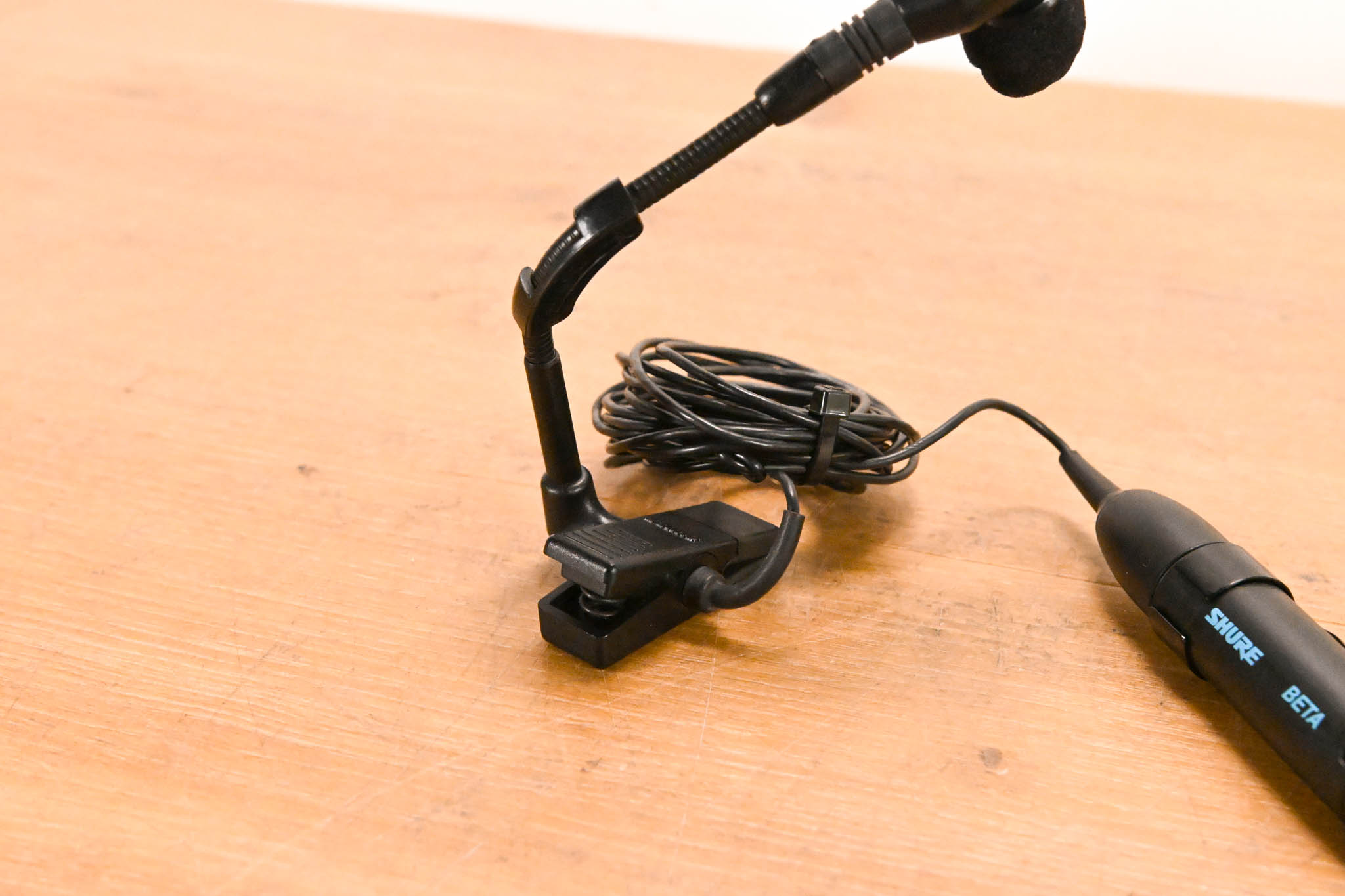 Shure Beta 98H/C Miniature Cardioid Condenser Instrument Microphone