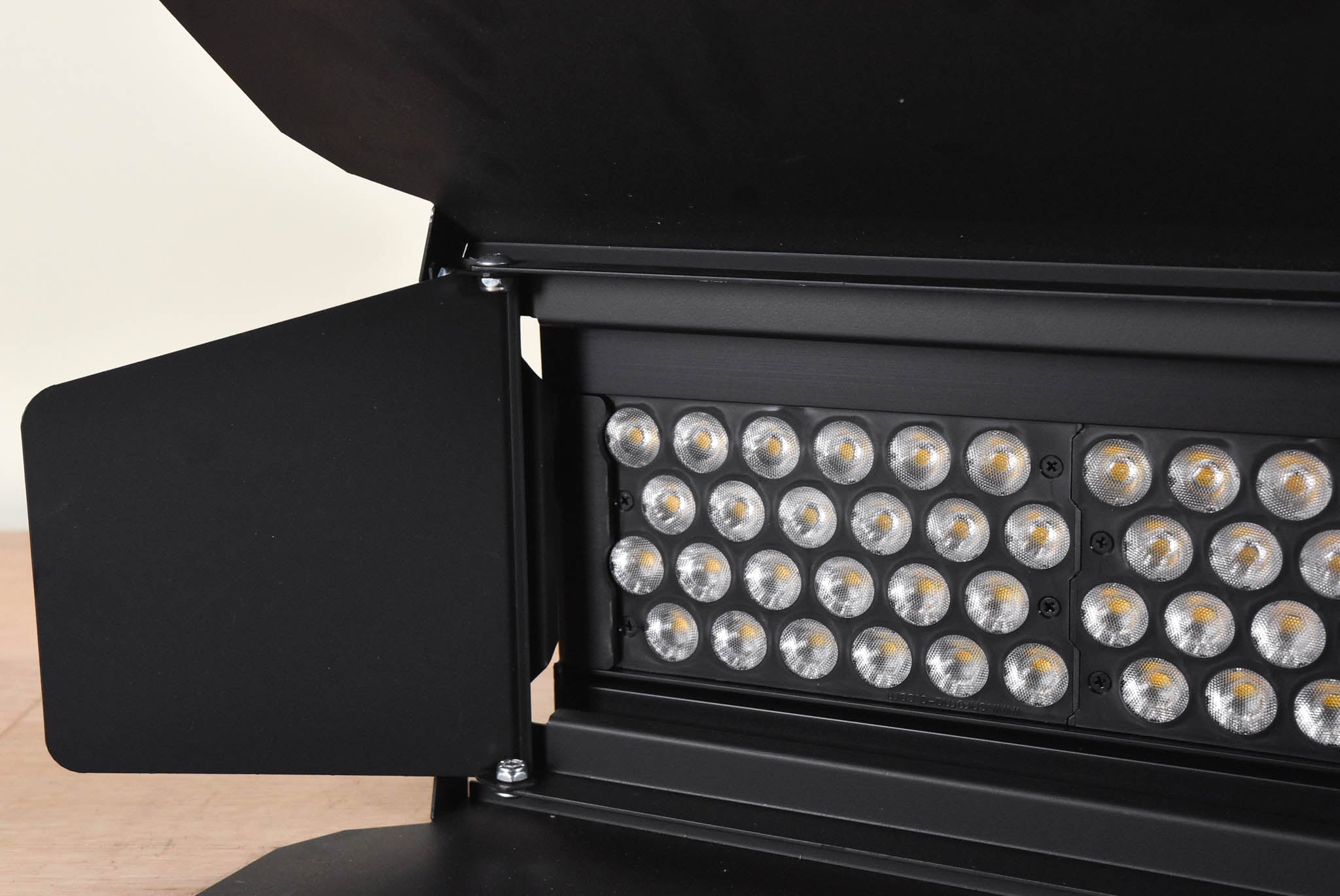 Chroma-Q Studio Force T 12 Tungsten White LED Fixture