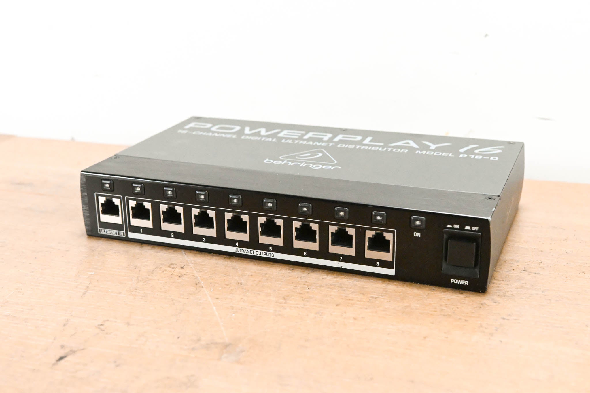 Behringer Powerplay P16-D 16-Channel Distribution Module