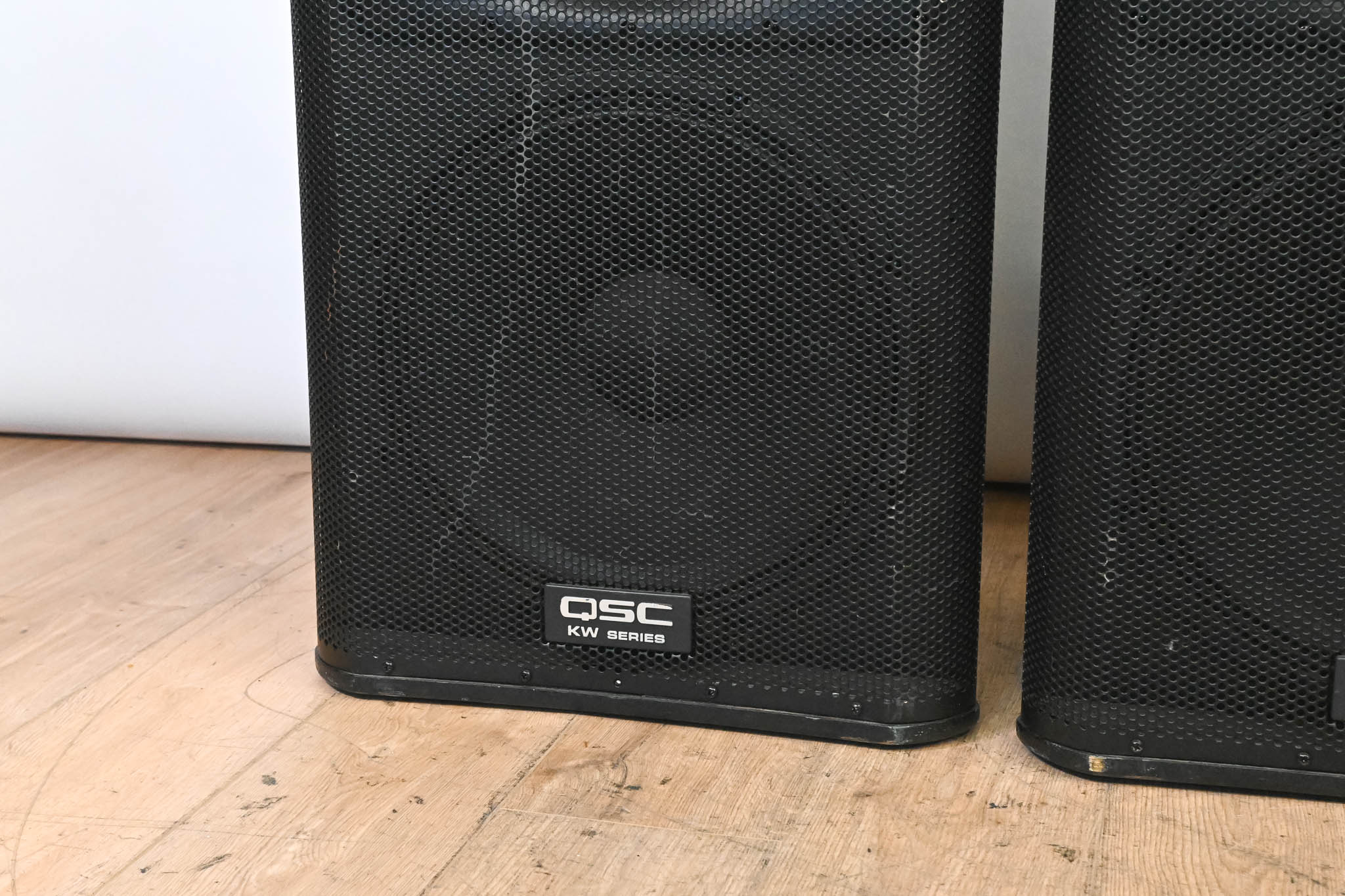 QSC KW153 1000W 15" Three-Way Active Loudspeaker (PAIR)