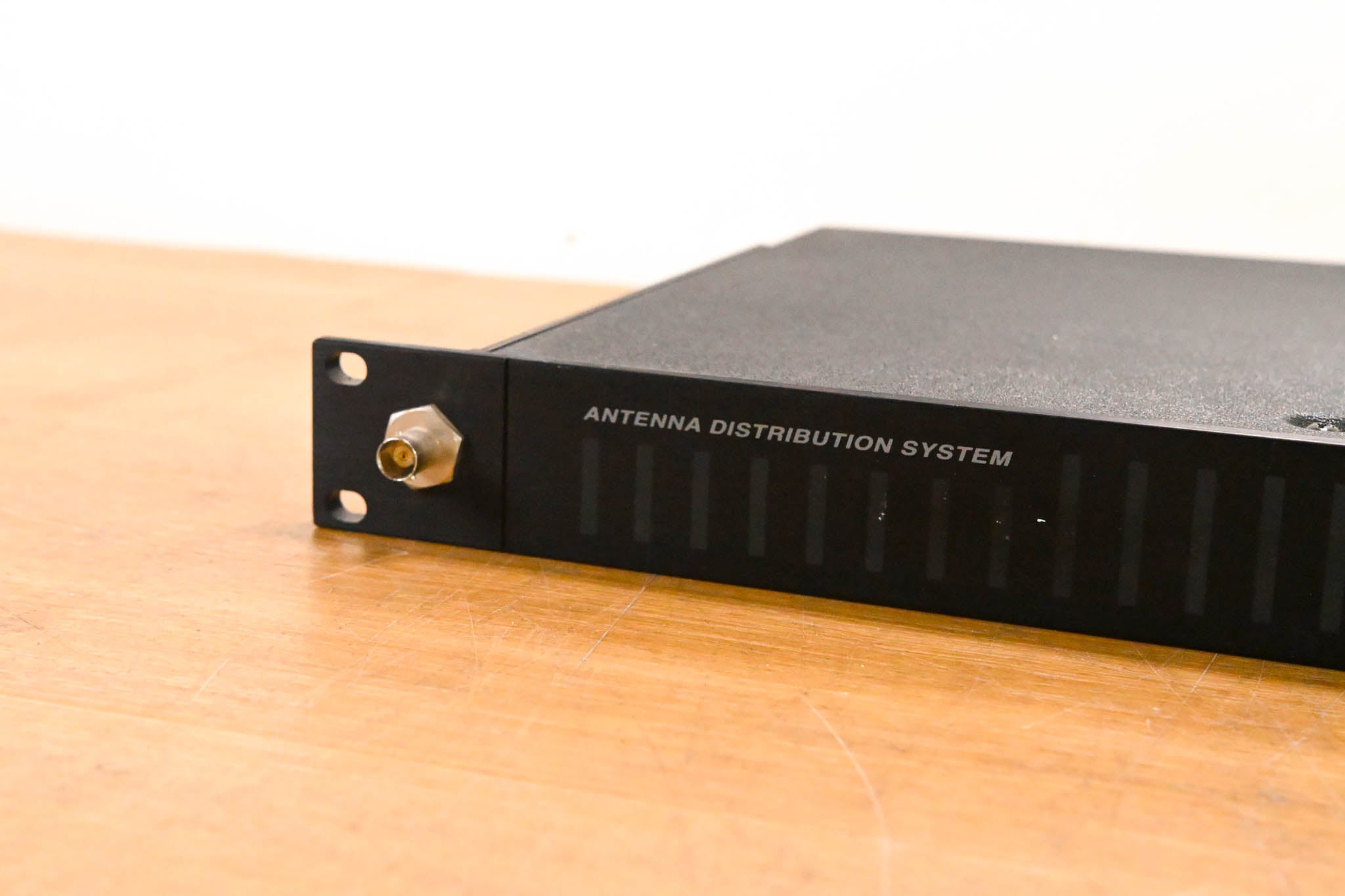 Shure UA845-UA UHF Antenna Distribution System 782-806 MHz
