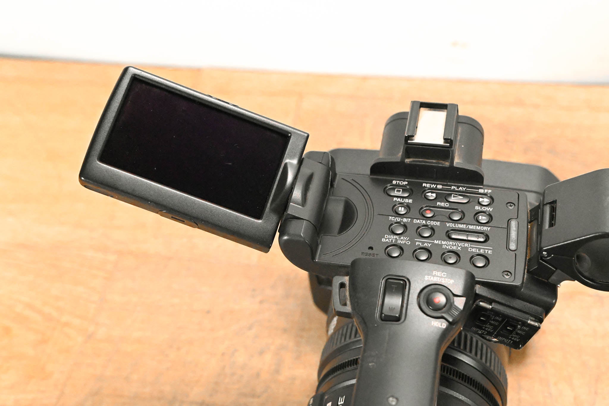 Sony HVR-Z5U Professional 1/3" 3-CMOS HDV Camcorder