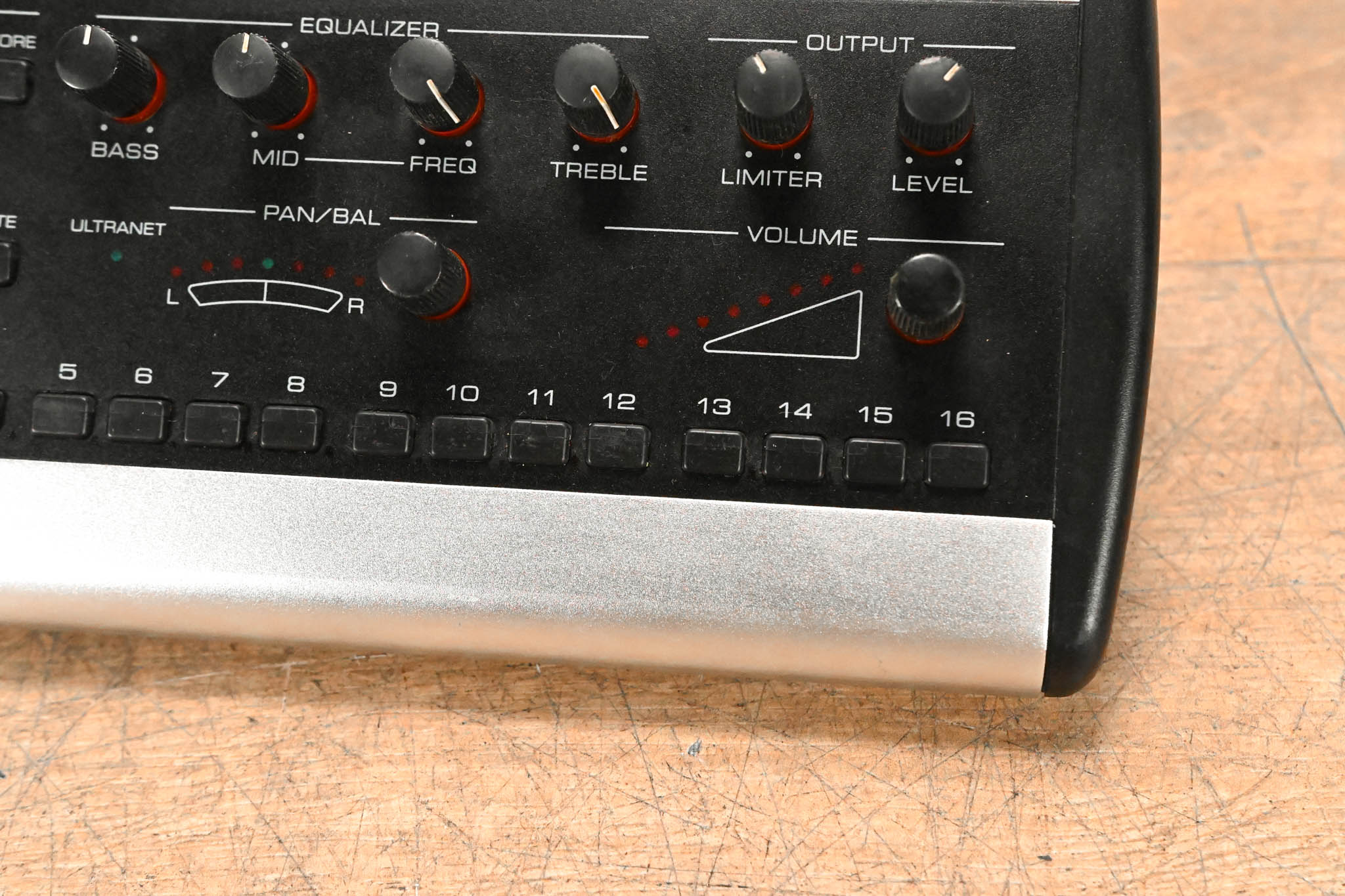 Behringer Powerplay P16-M 16-Channel Digital Personal Mixer