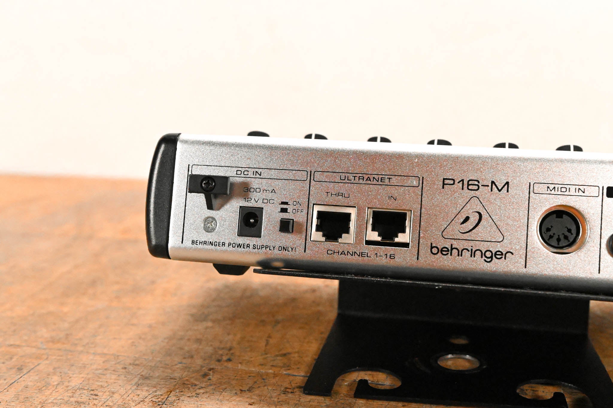 Behringer Powerplay P16-M 16-Channel Digital Personal Mixer