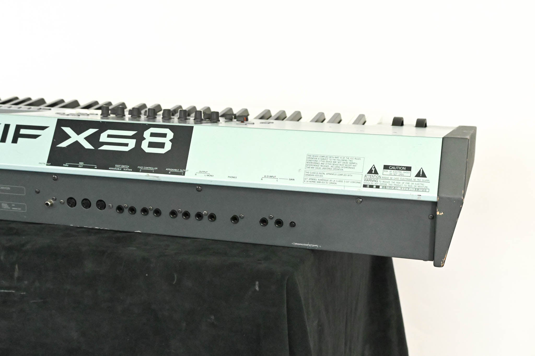 Yamaha Motif XS8 88-Key Synthesizer Keyboard Workstation