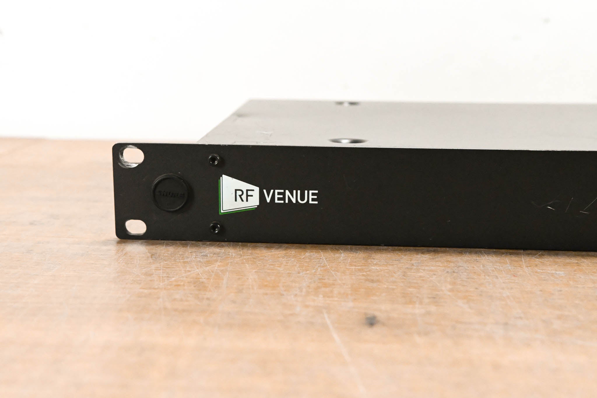 RF Venue DISTRO4 UHF Antenna Distribution System