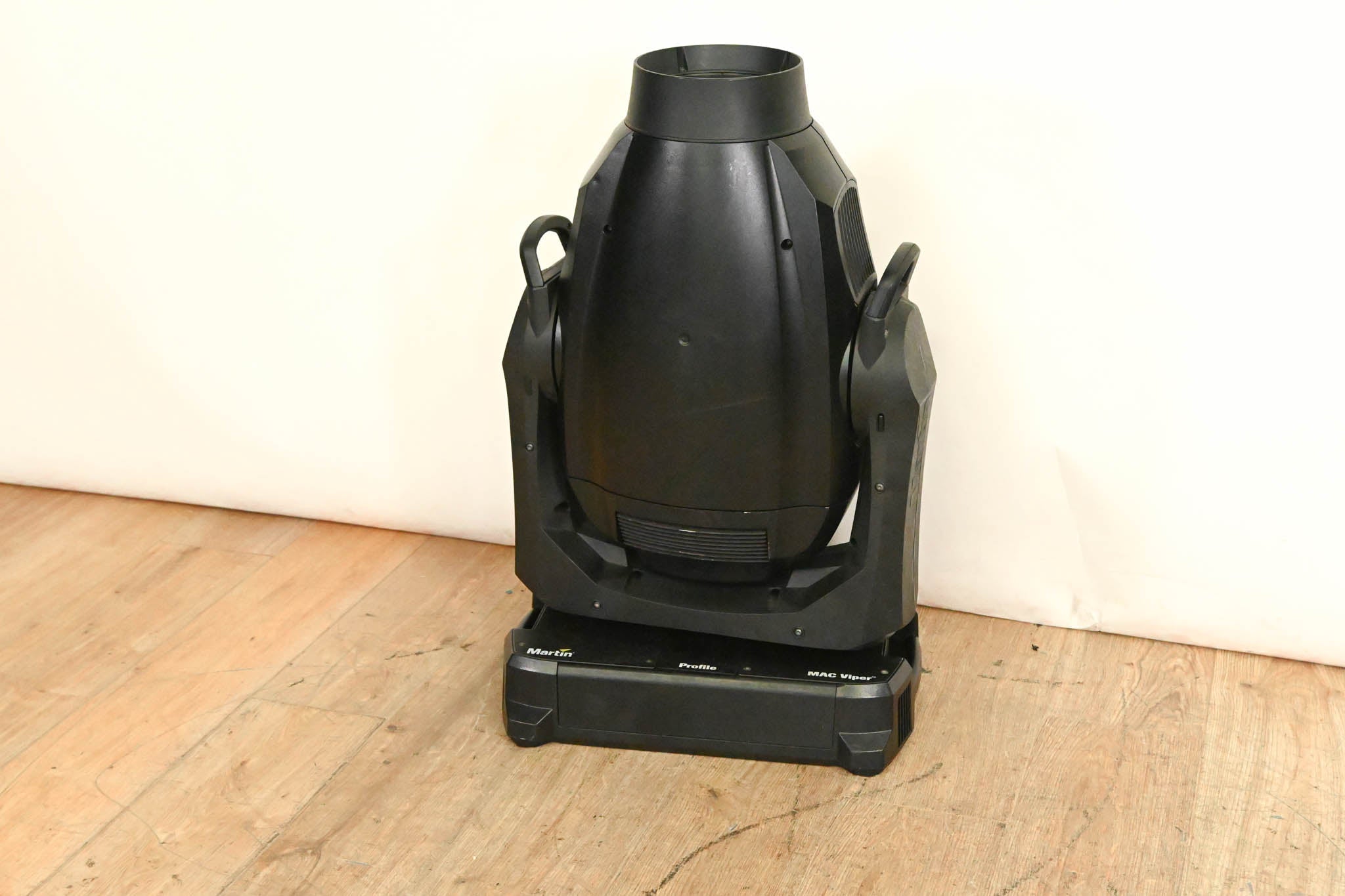 Martin MAC Viper Profile High Output Discharge-Based Moving Light