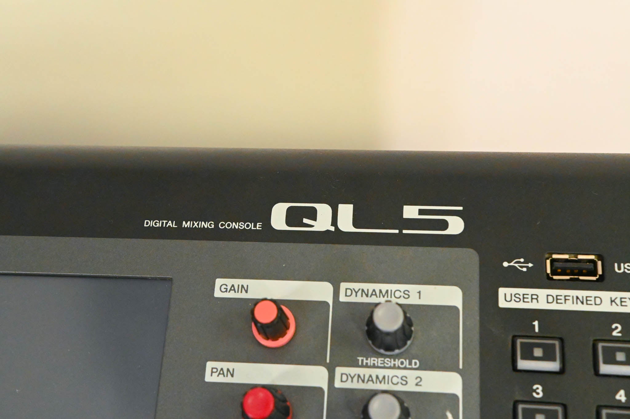 Yamaha QL5 64-Channel Digital Audio Mixing Console