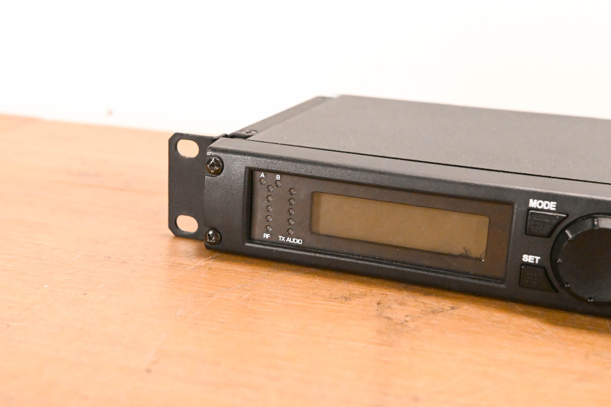 Shure ULXP24/BETA87A Handheld Wireless System - M1 Band NO POWER SUPPLY