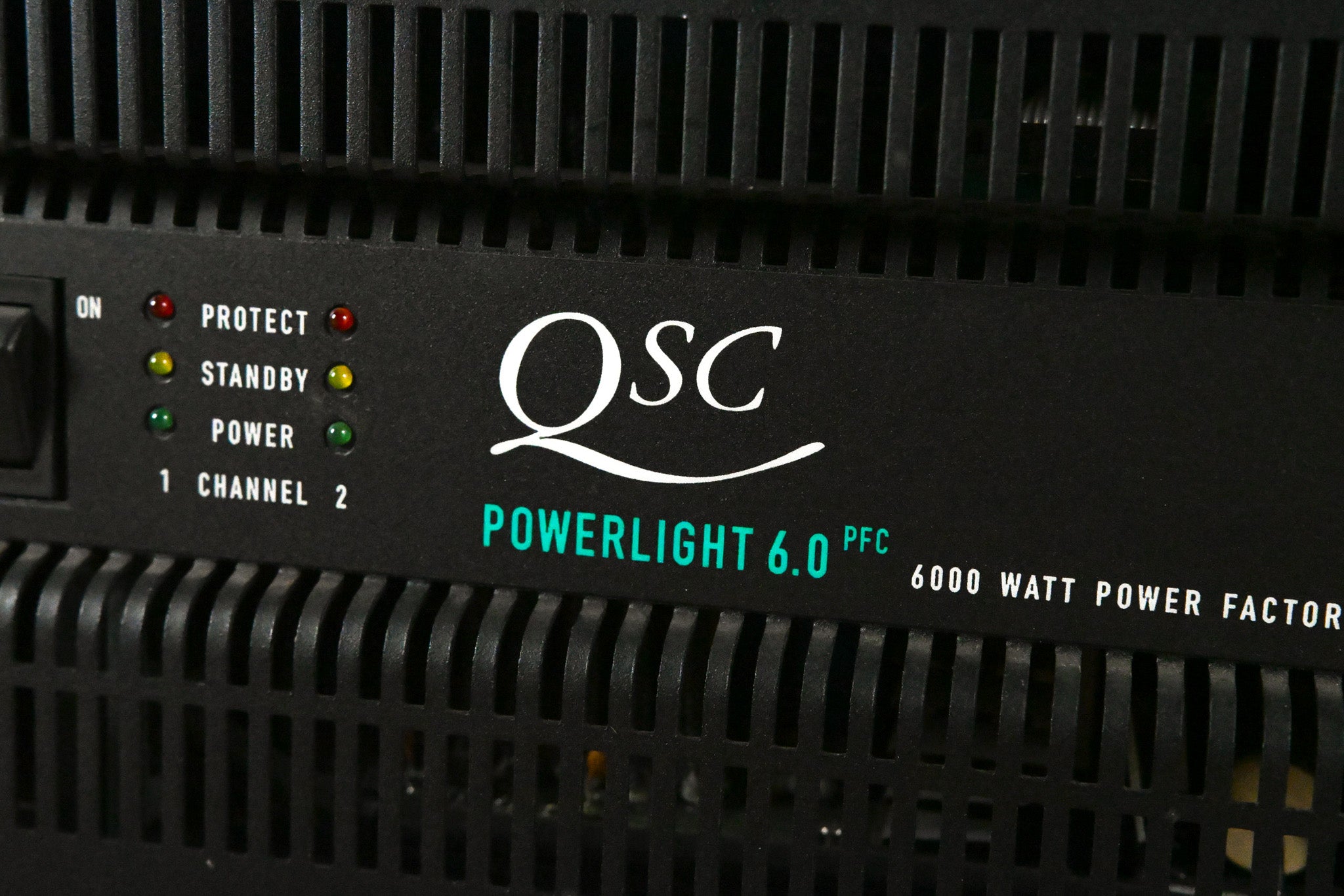 QSC PowerLight 6.0 PFC Power Factor Corrected 2-Channel Power Amplifier