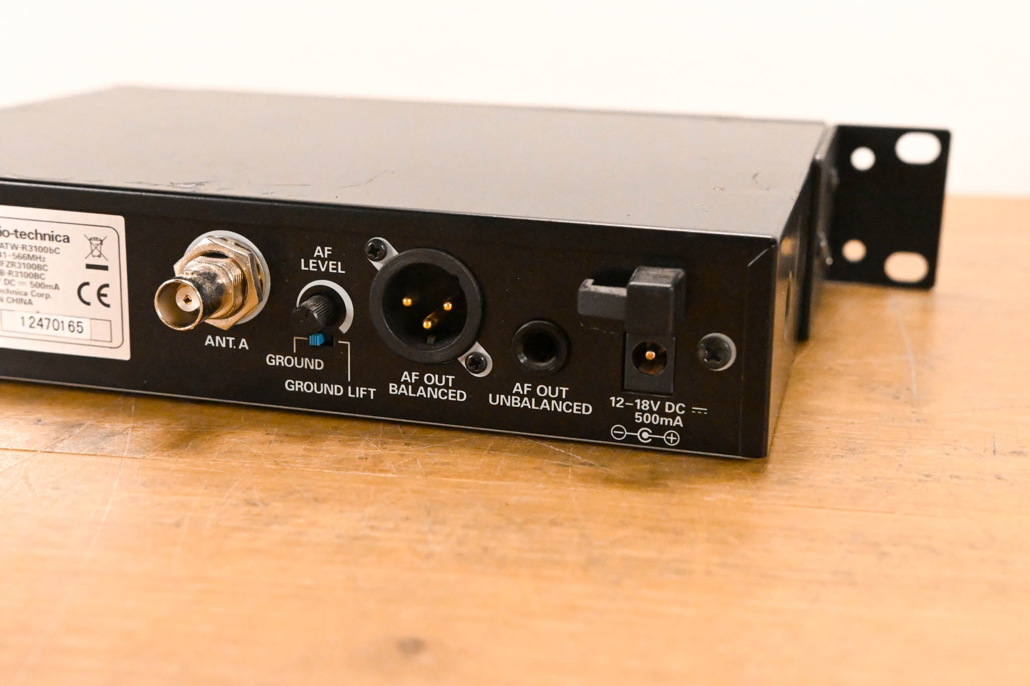 Audio-Technica ATW-R3100bC Receiver w/AEW-T4100 Mic: 541-566MHz (NO PSU)