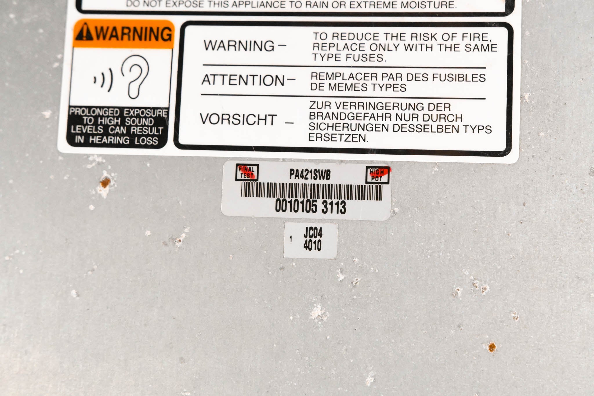 Shure PA421SWB 4-Port Antenna Combiner - 470-952 MHz